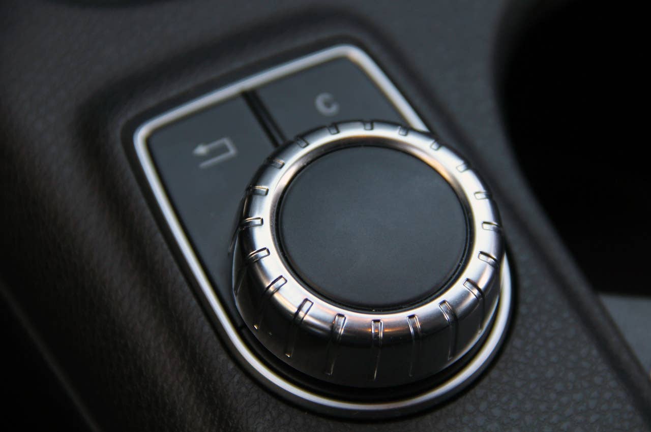 2012 Mercedes-Benz A-Class multimedia system control knob