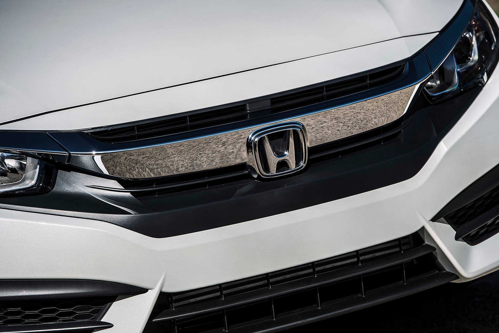 2016 Honda Civic grille