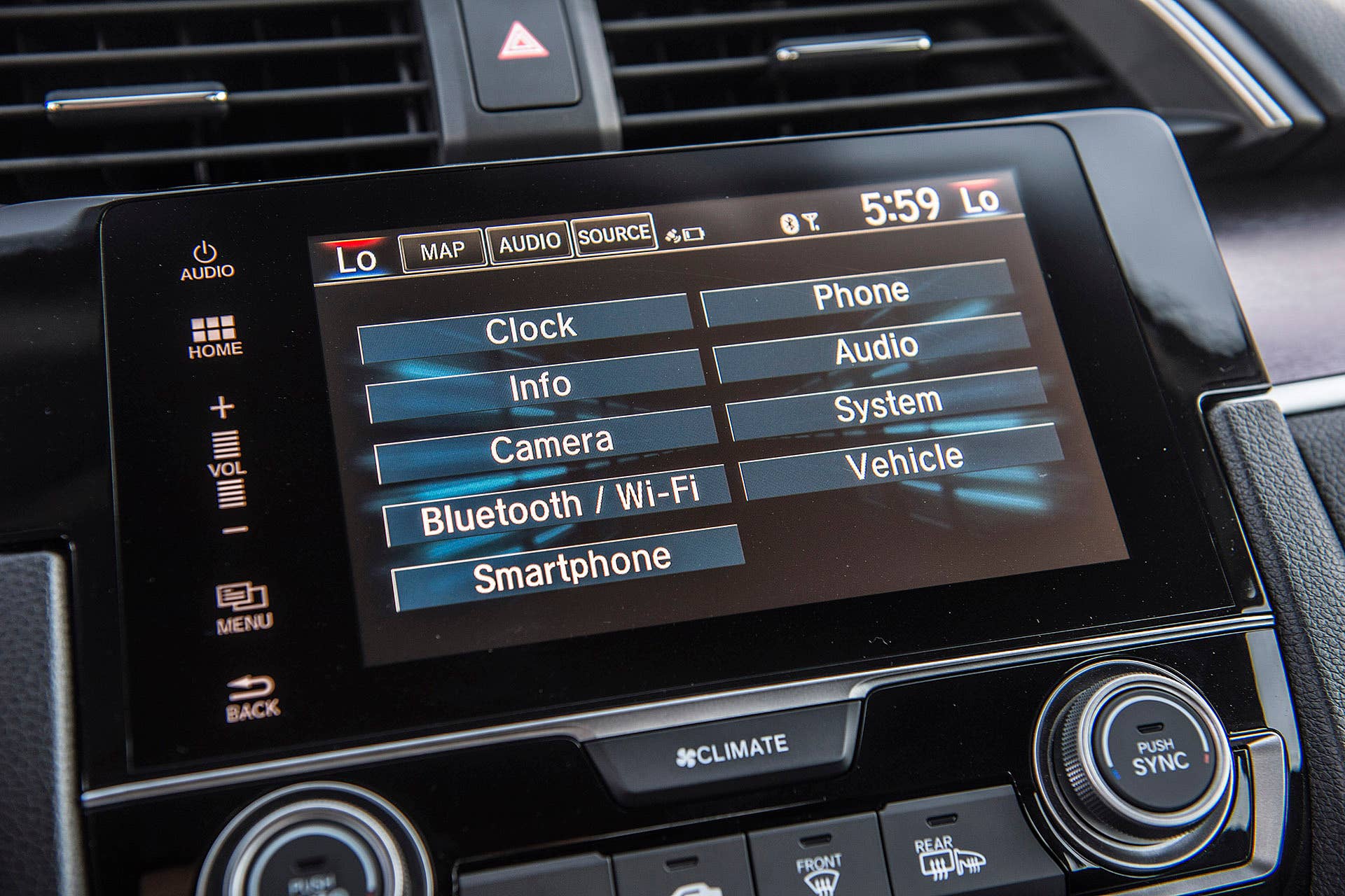 2016 Honda Civic infotainment system
