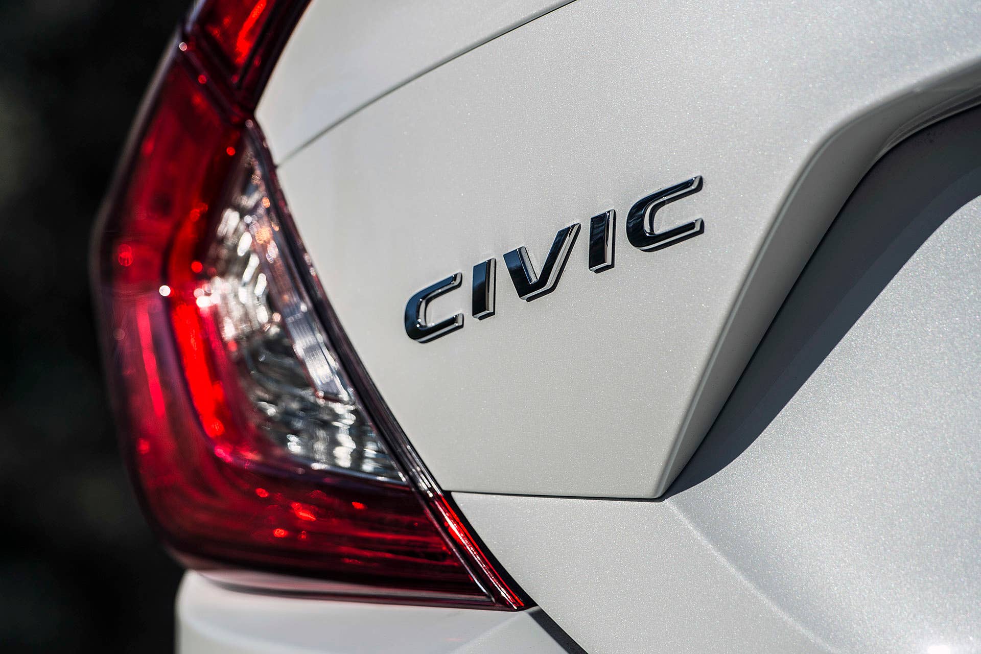 2016 Honda Civic badge