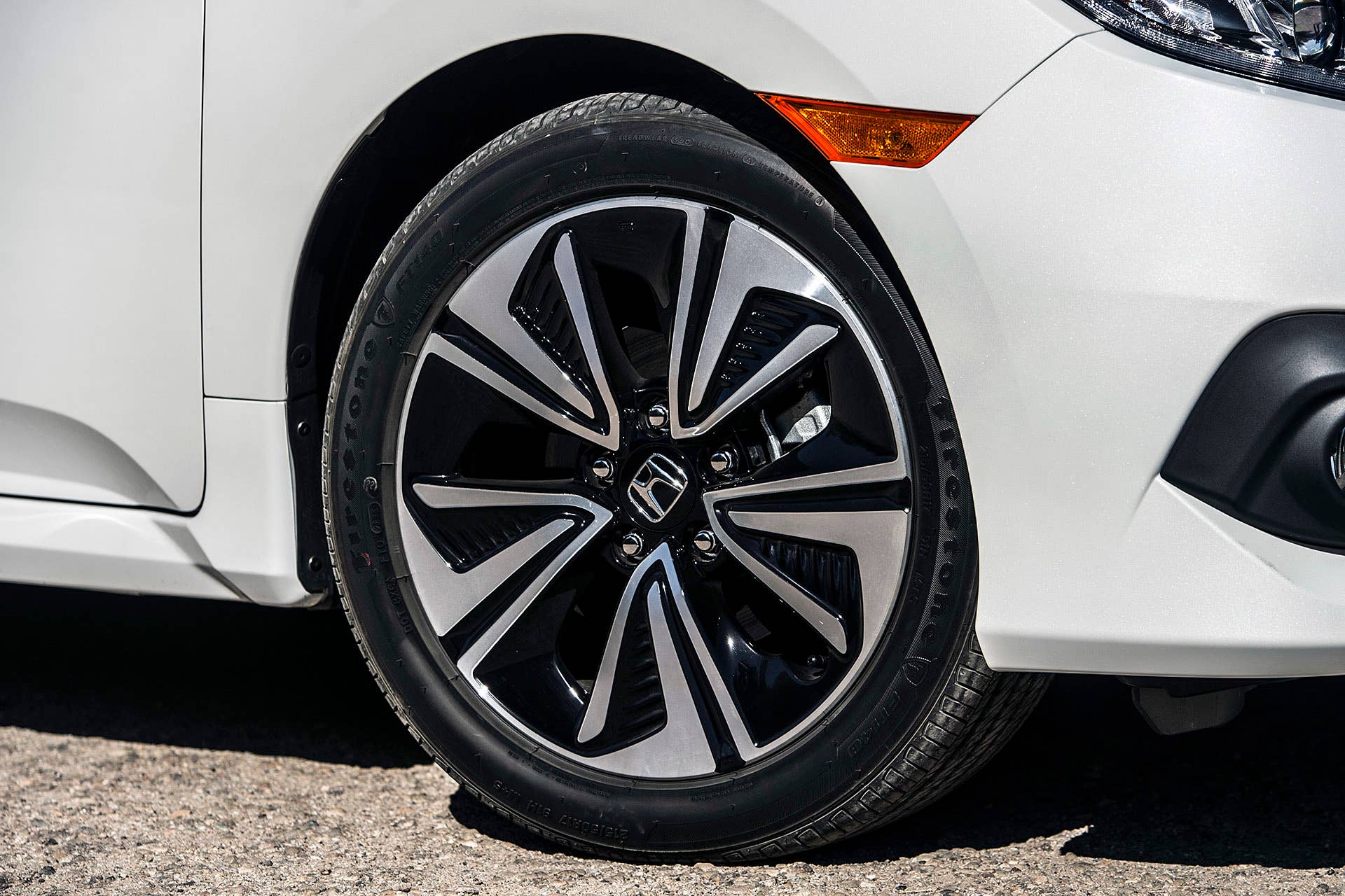 2016 Honda Civic wheel