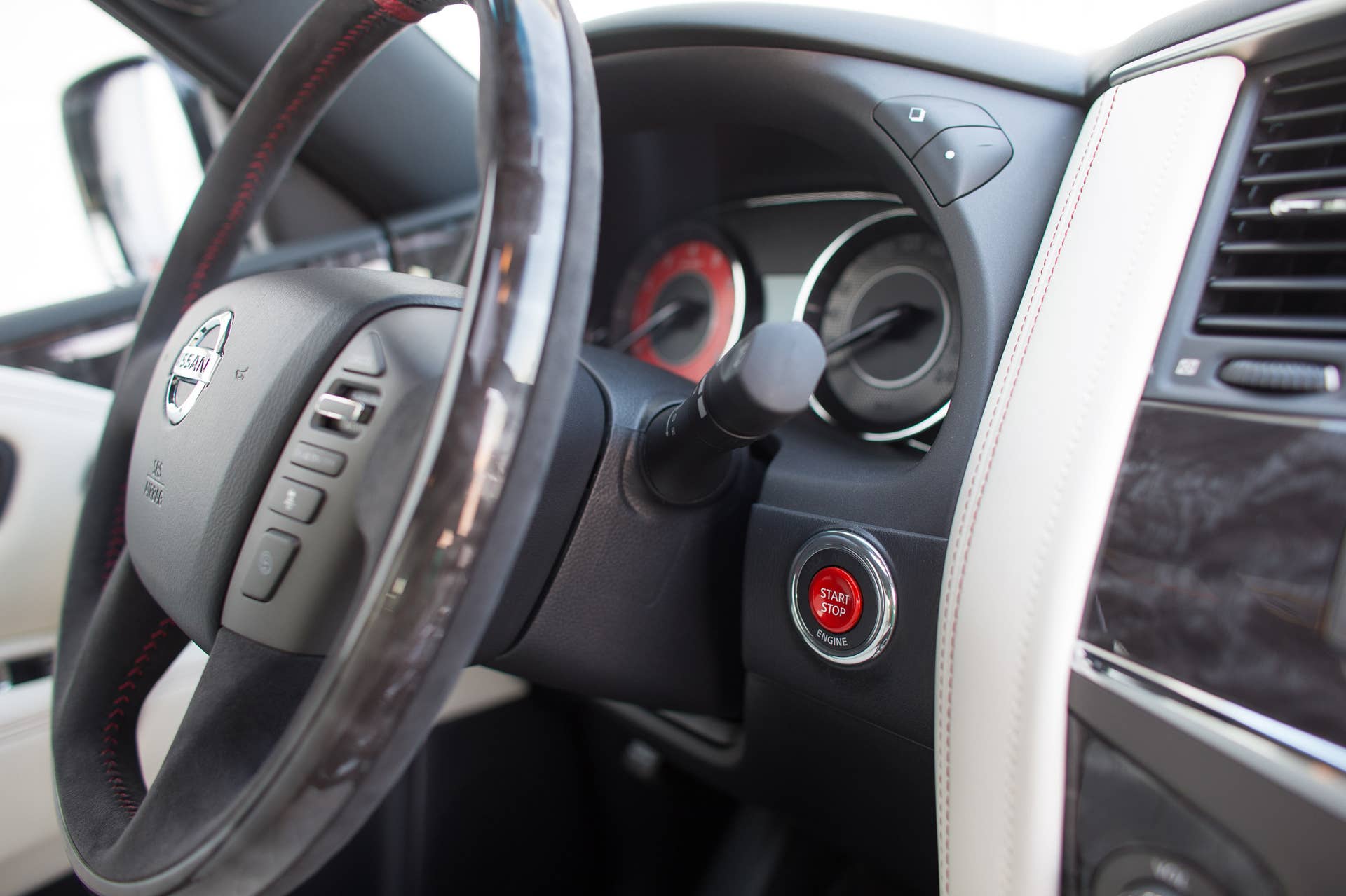 Nissan Patrol Nismo dashboard cabin
