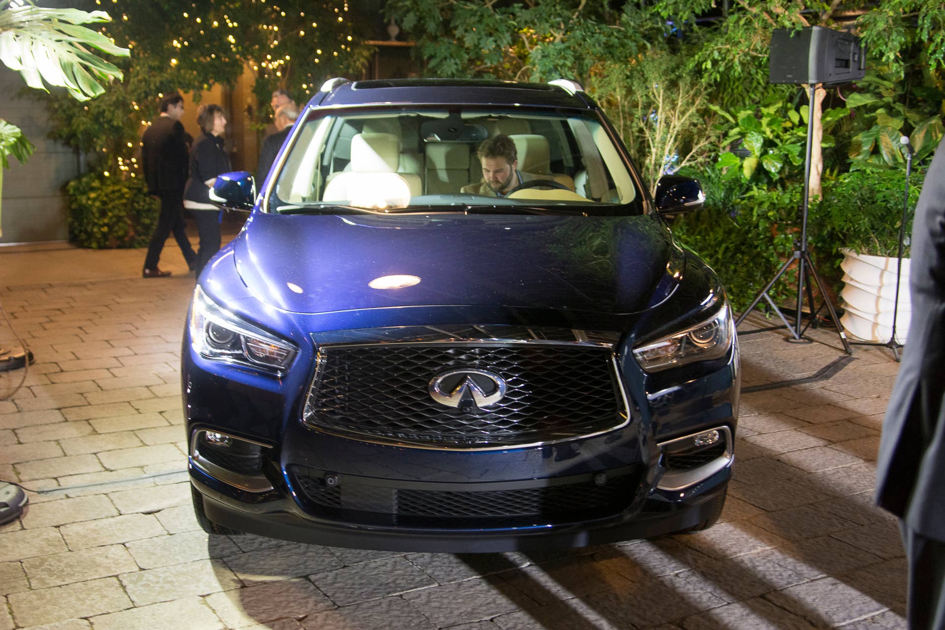 2016 lexus qx60 front trees