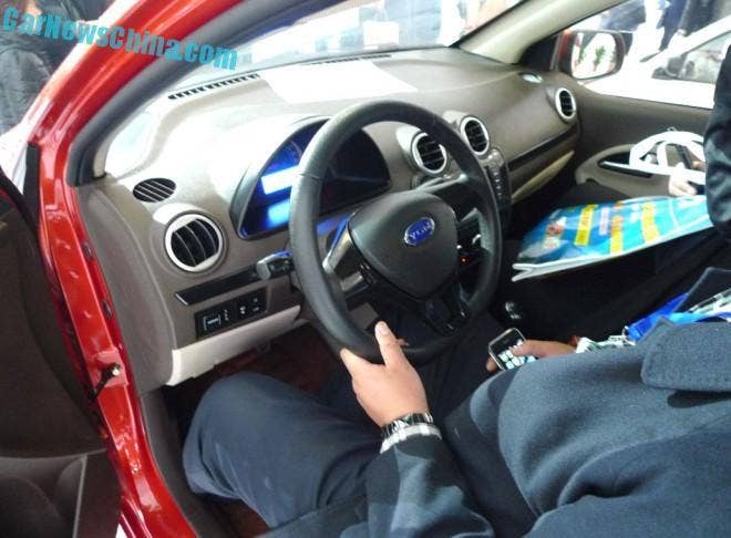 Yogomo 330 EV (Chinese clone of Kia Picanto) interior