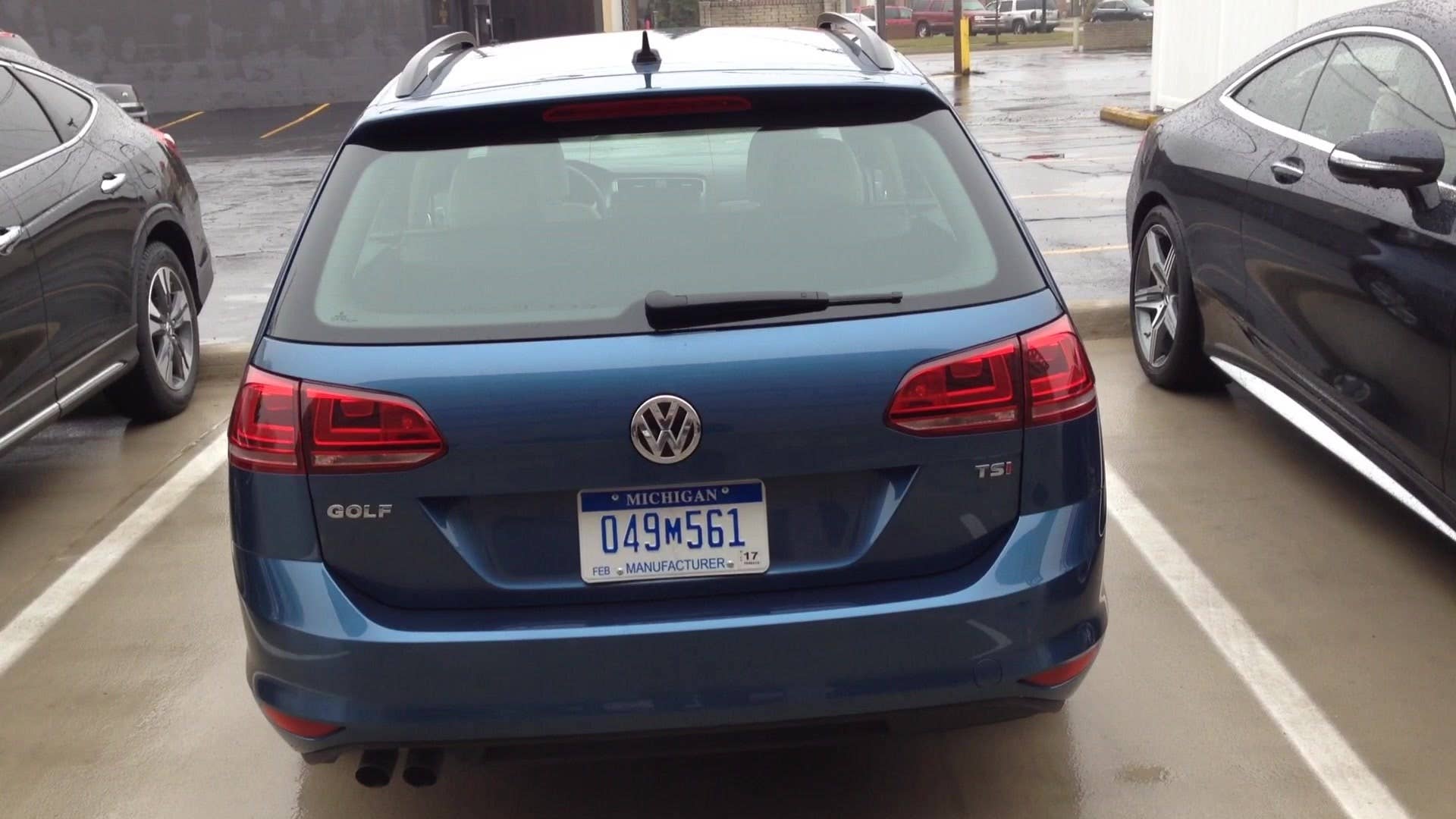 Greg Migliore cracks open the cargo hold of the 2015 Volkswagen Golf SportWagen.