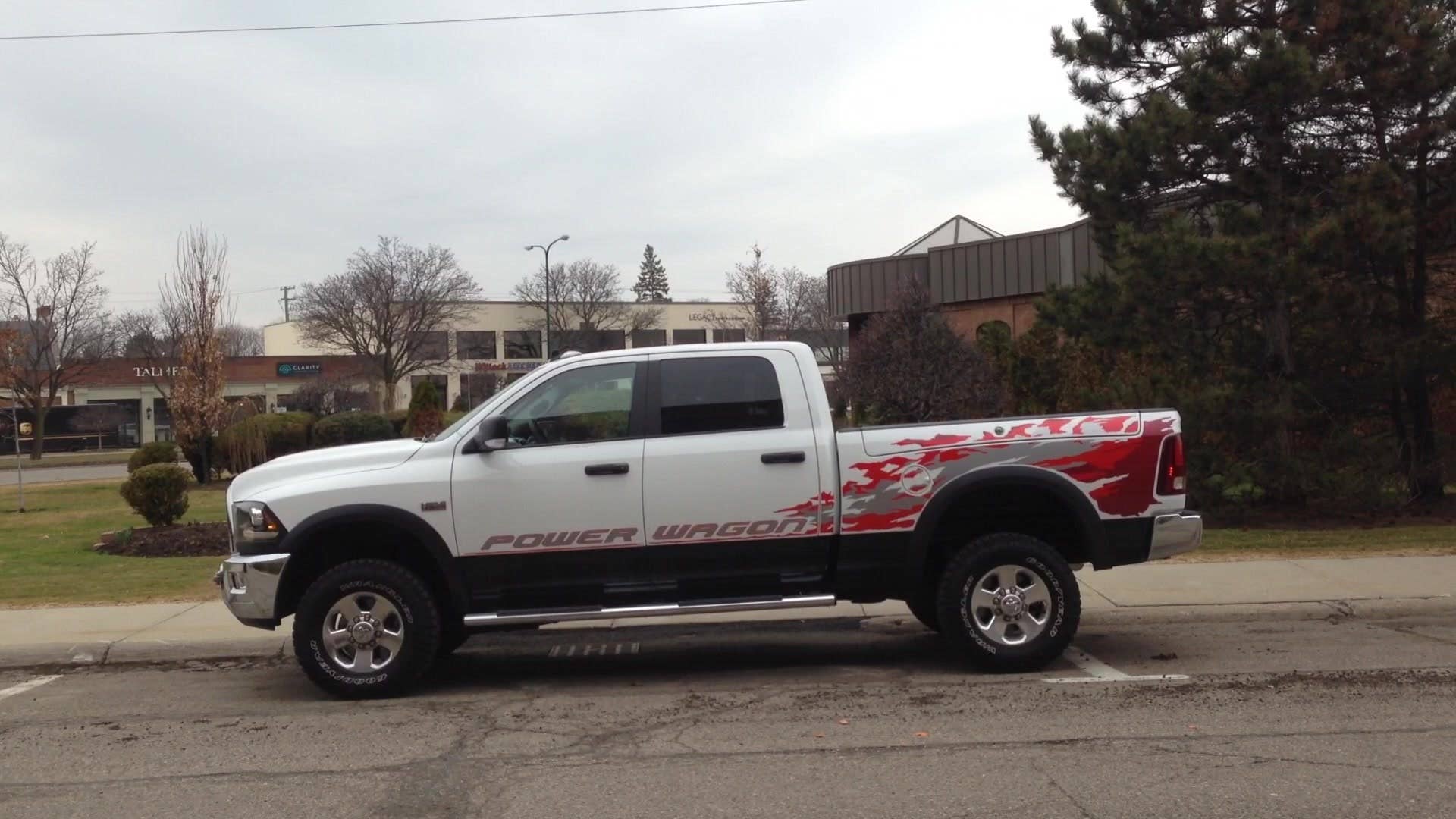 Greg Migliore shows you how to fire up the 2015 Ram 2500 Power Wagon's 6.4-liter V8 with your key fob.