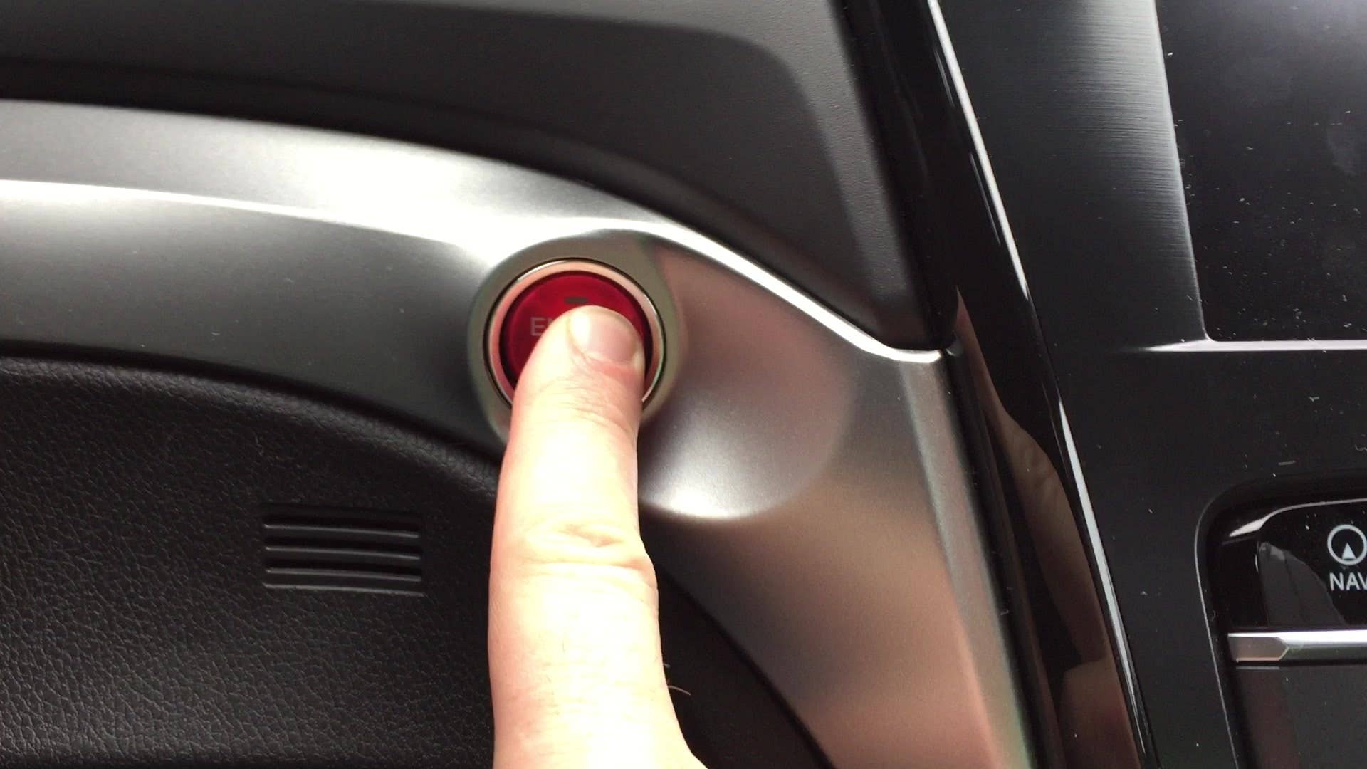 Watch and listen as we start the 2016 Acura ILX via its metallic starter button.