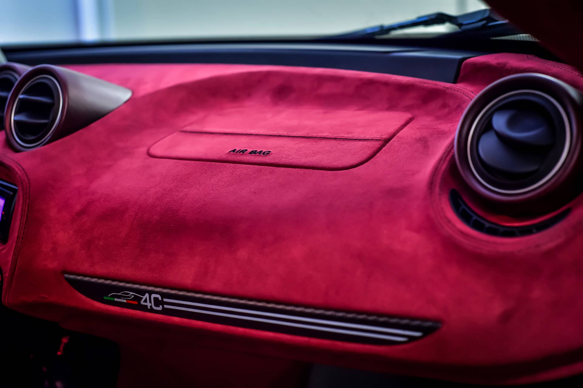 Alfa Romeo 4C by Garage Italia Customs dashboard