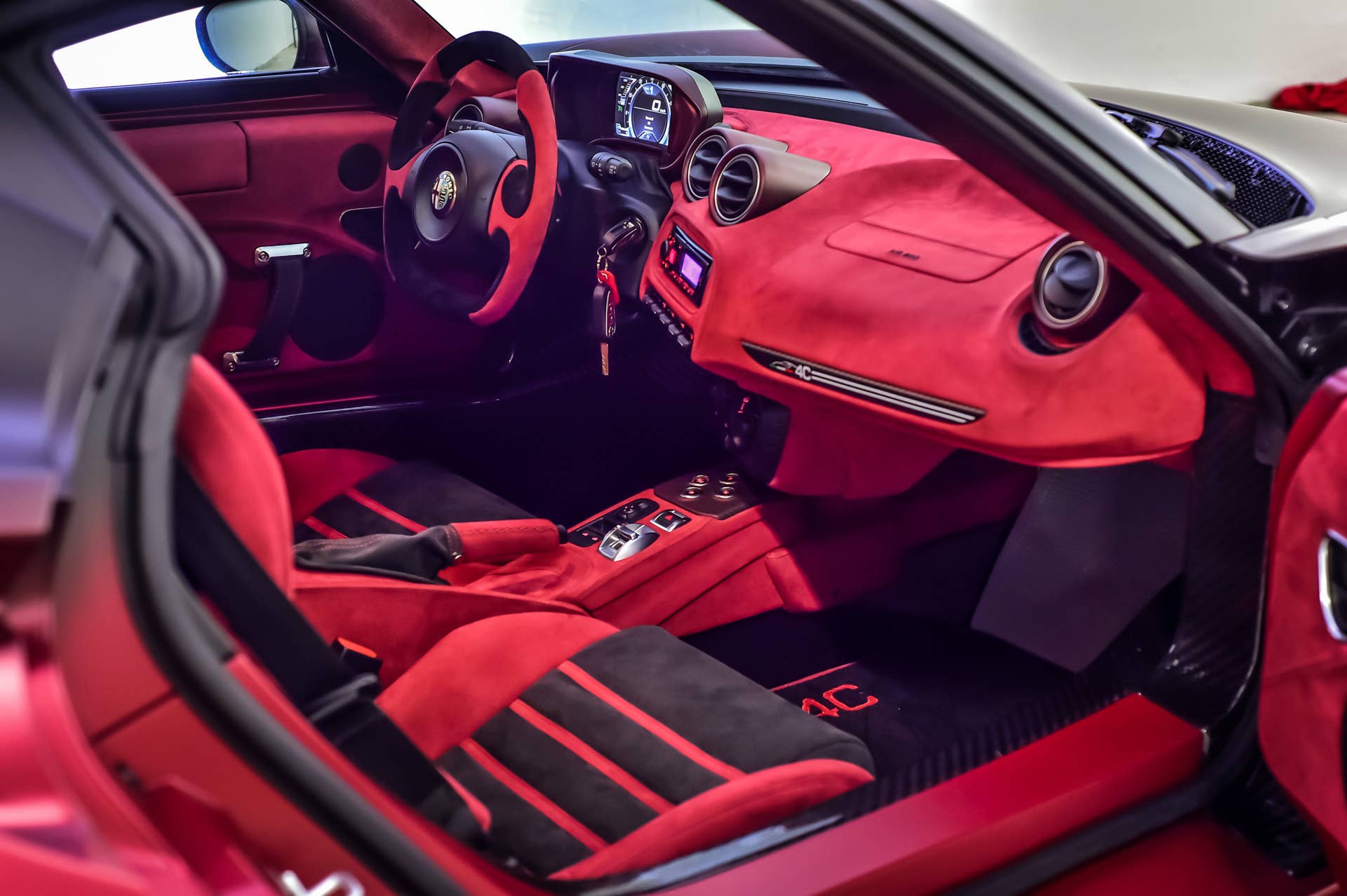 Alfa Romeo 4C by Garage Italia Customs cockpit