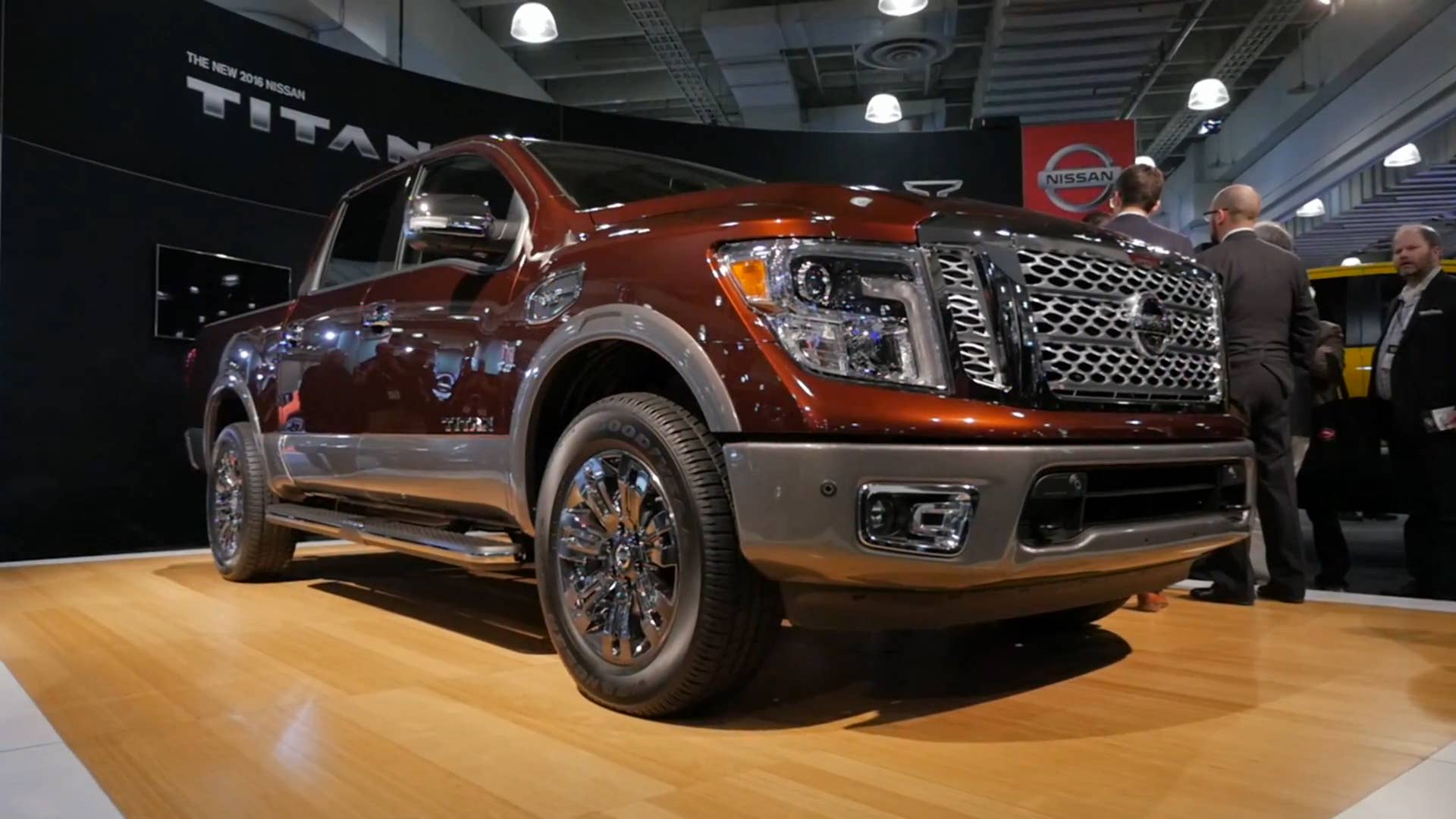 2017 Nissan Titan | 2016 New York Auto Show | Beauty-Roll