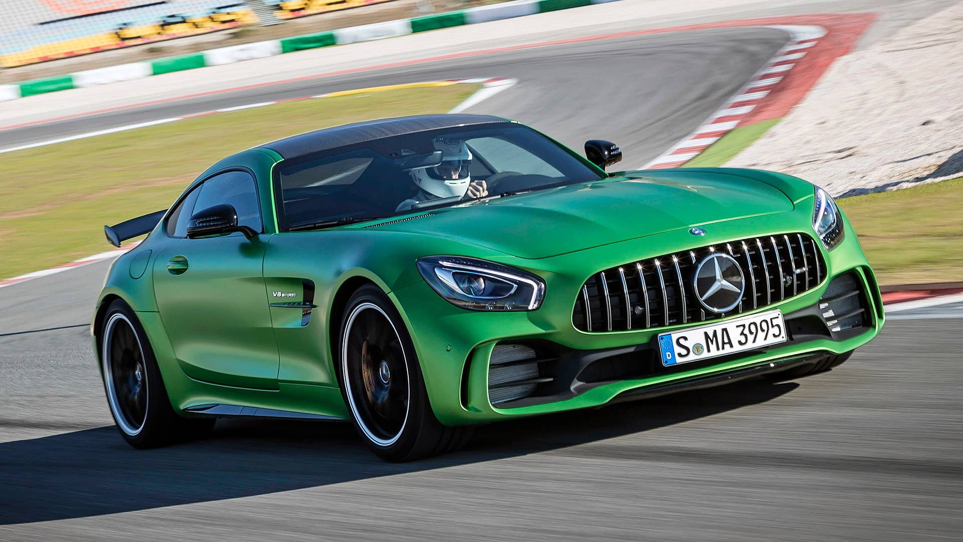 Der neue Mercedes-AMG GT-R / Portimao 2016 AMG green hell magno / Leder Exklusiv Nappa/Mikrofaser DINAMICA schwarz mit Kontrastziernaht gelb AMG GT-R: Kraftstoffverbrauch kombiniert: 11,4 l/100 km, CO2-Emissionen kombiniert: 259 g/km The new Mercedes-AMG GT-R / Portimao 2016 AMG green hell magno / Exclusice nappa leather/DINAMICA microfiber black with yellow contrasting topstitching AMG GT-R: Fuel consumption, combined: 11.4 l/100 km, CO2 emissions, combined: 259 g/km
