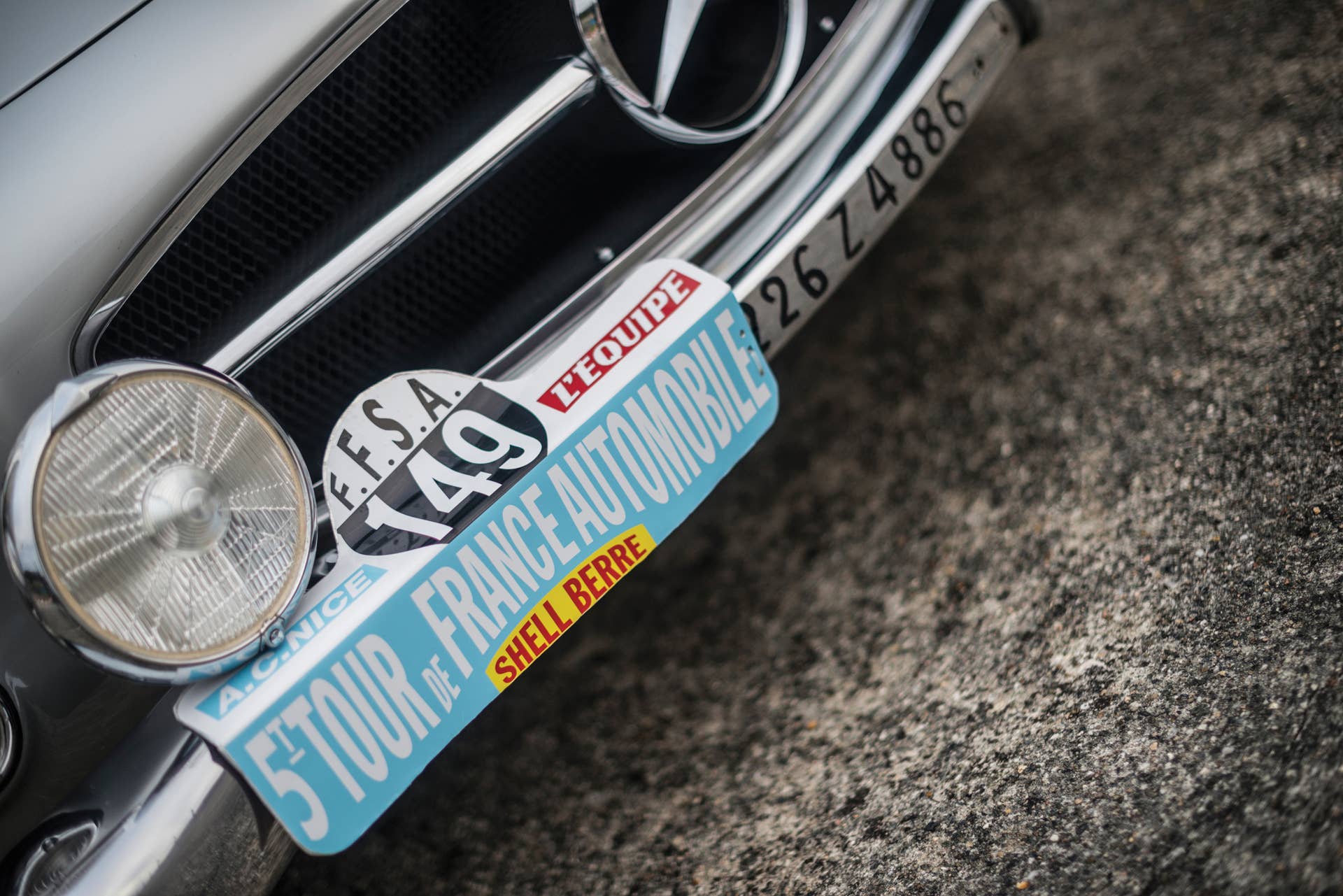 Mercedes-Benz 300 SL Sportabteilung Gullwing nose detail plates