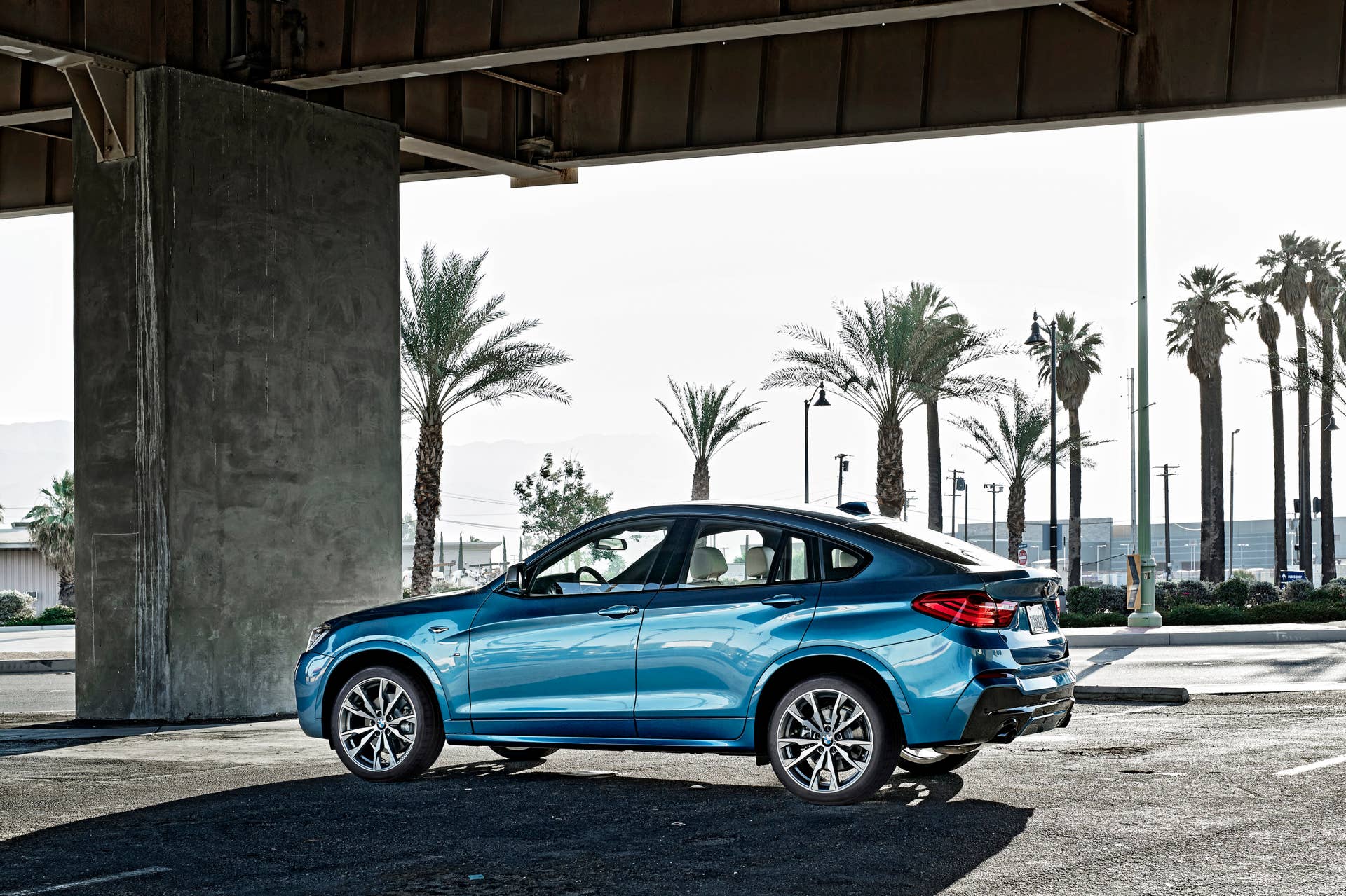 BMW X4 M40i rear 3/4 parked