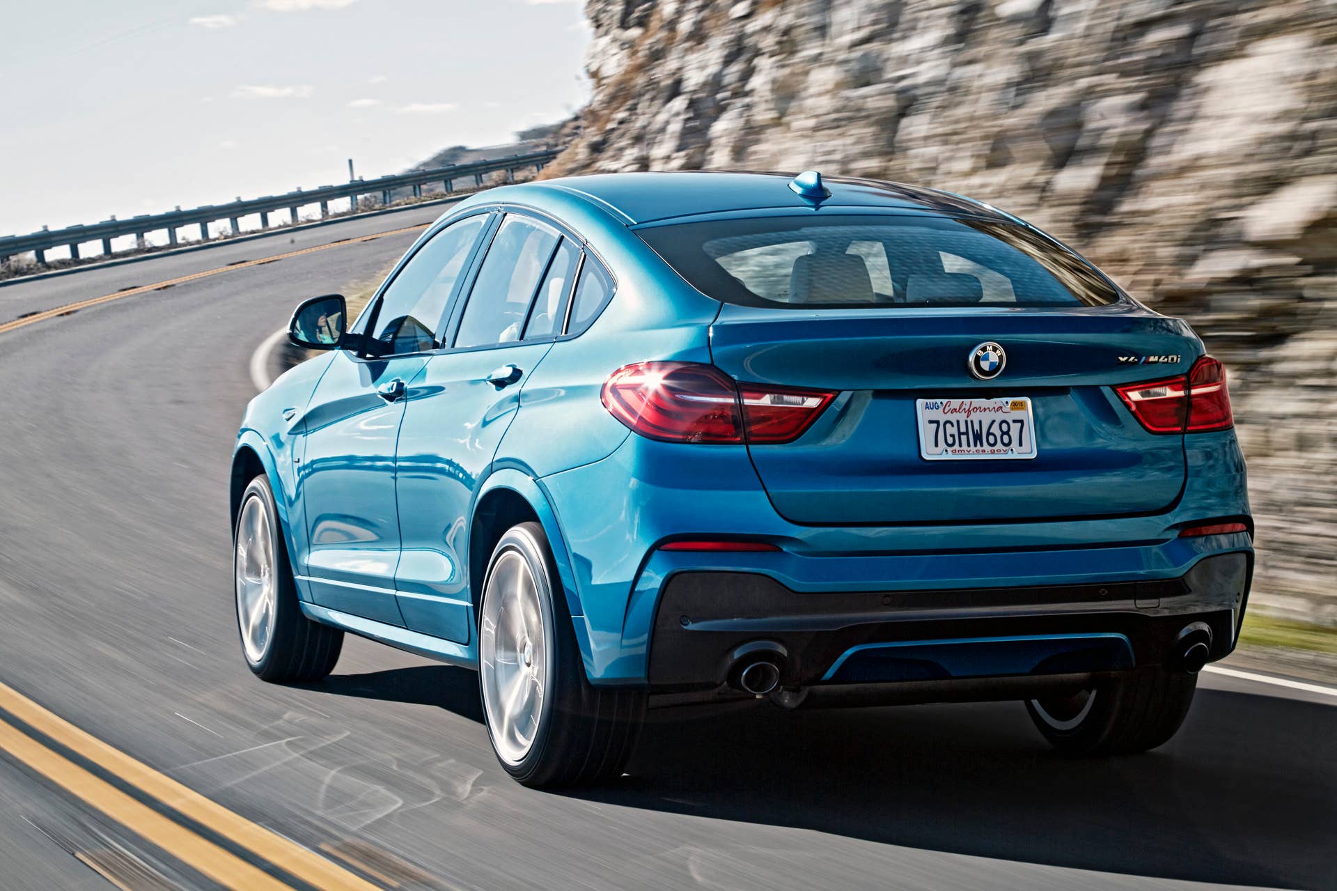 BMW X4 M40i rear 3/4 location