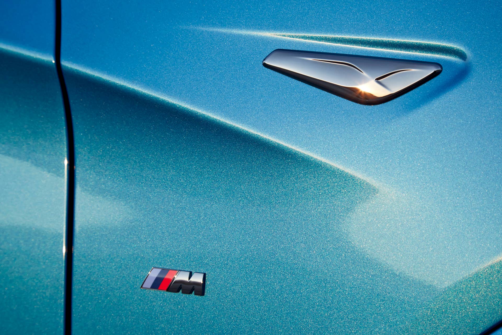 BMW X4 M40i side badge indicator