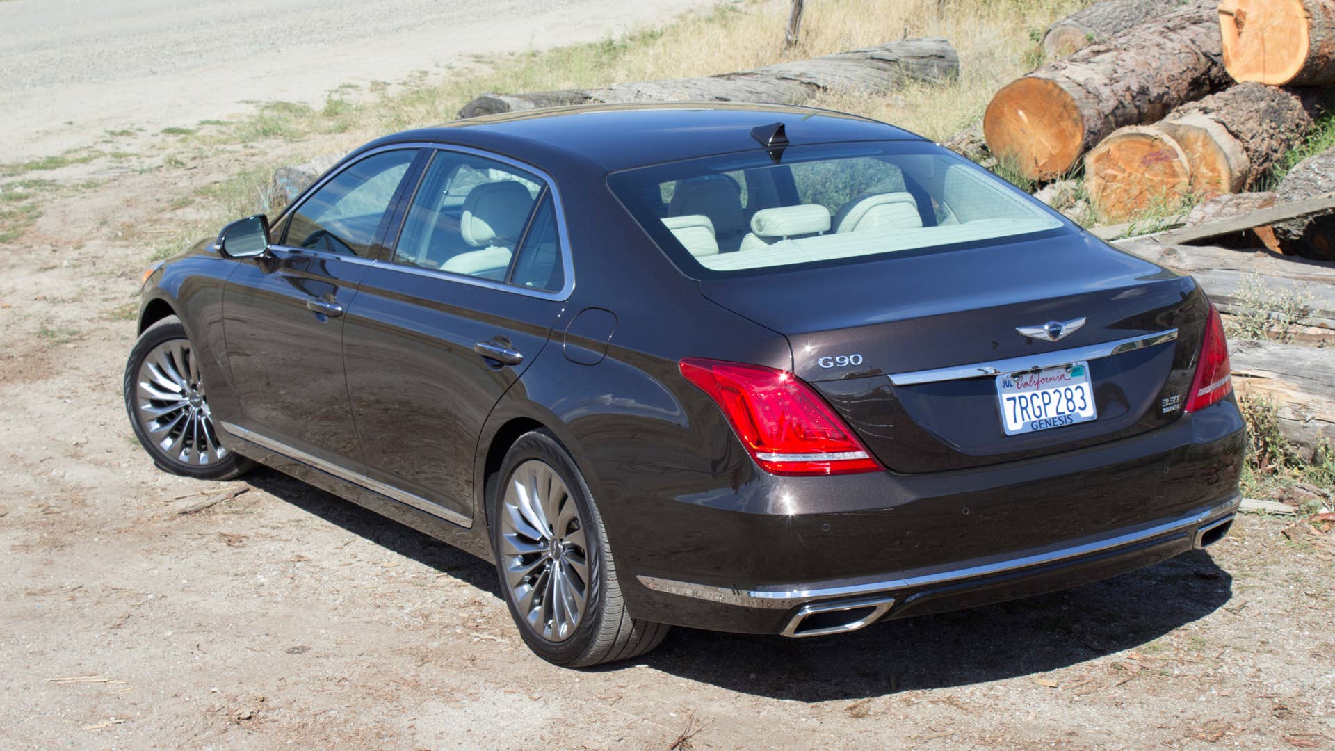 2017 Genesis G90