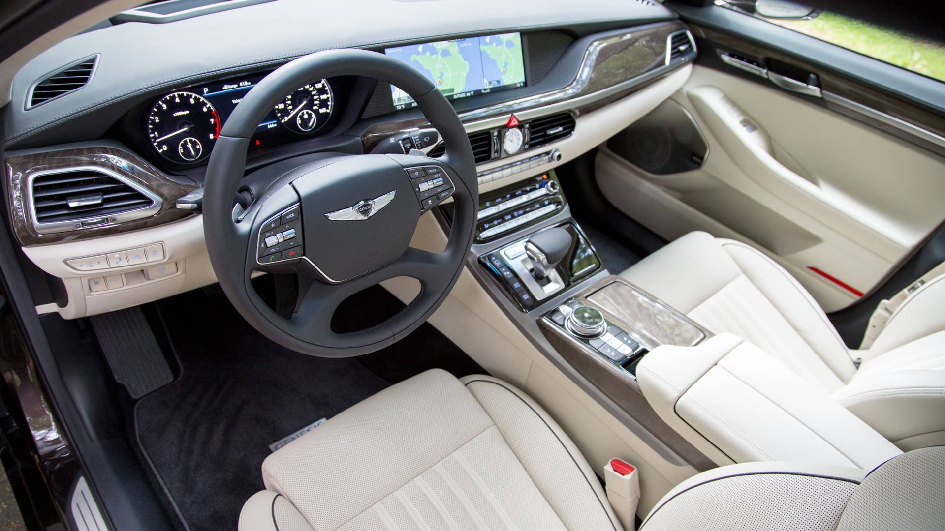 2017 Genesis G90