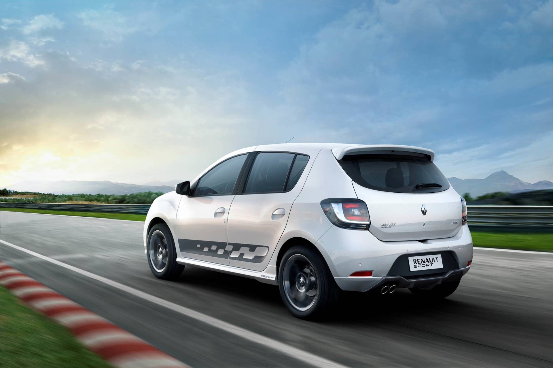 Renault Sandero RS 2.0 white track rear 3/4