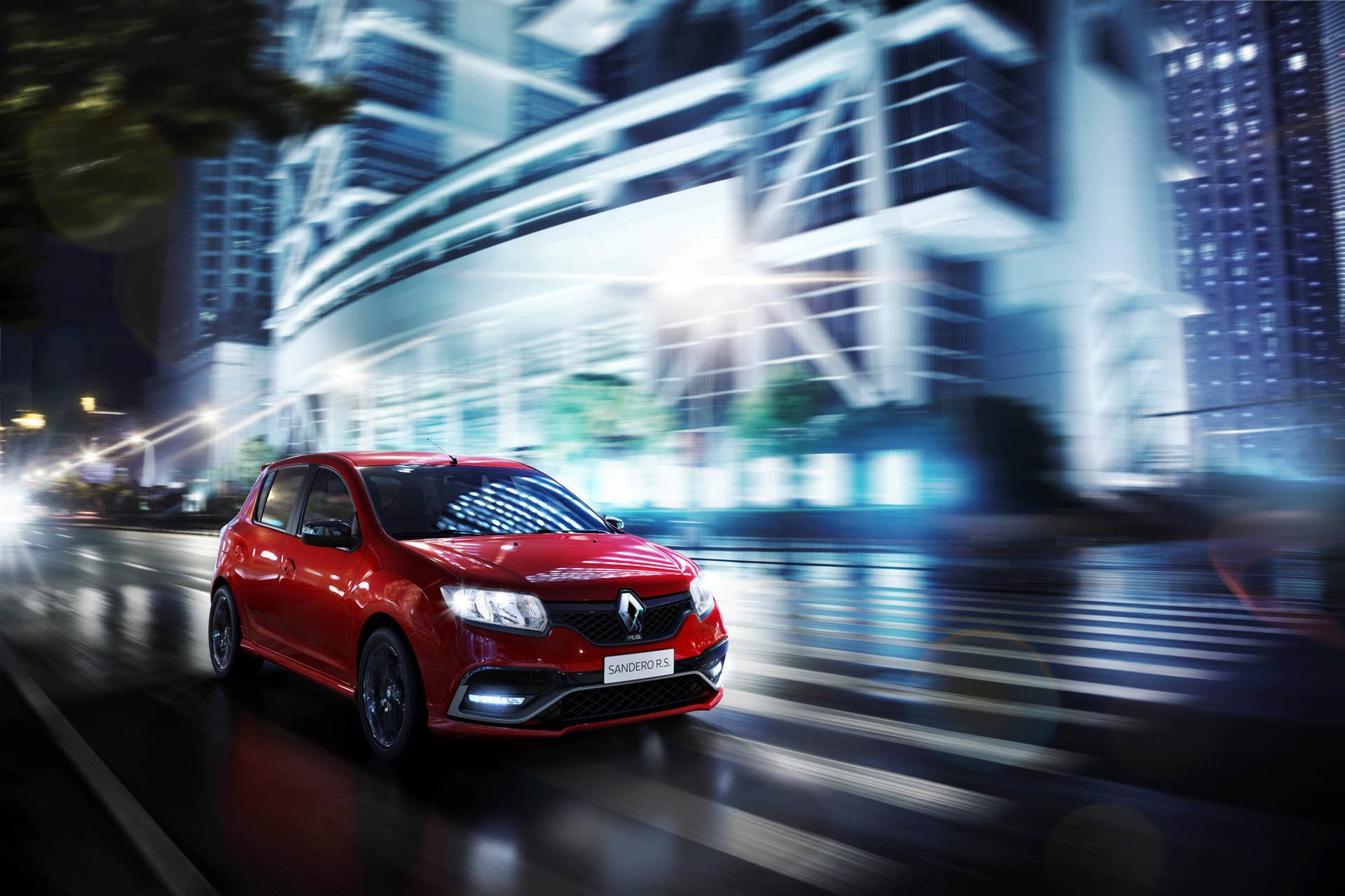 Renault Sandero RS 2.0 red street night front 3/4
