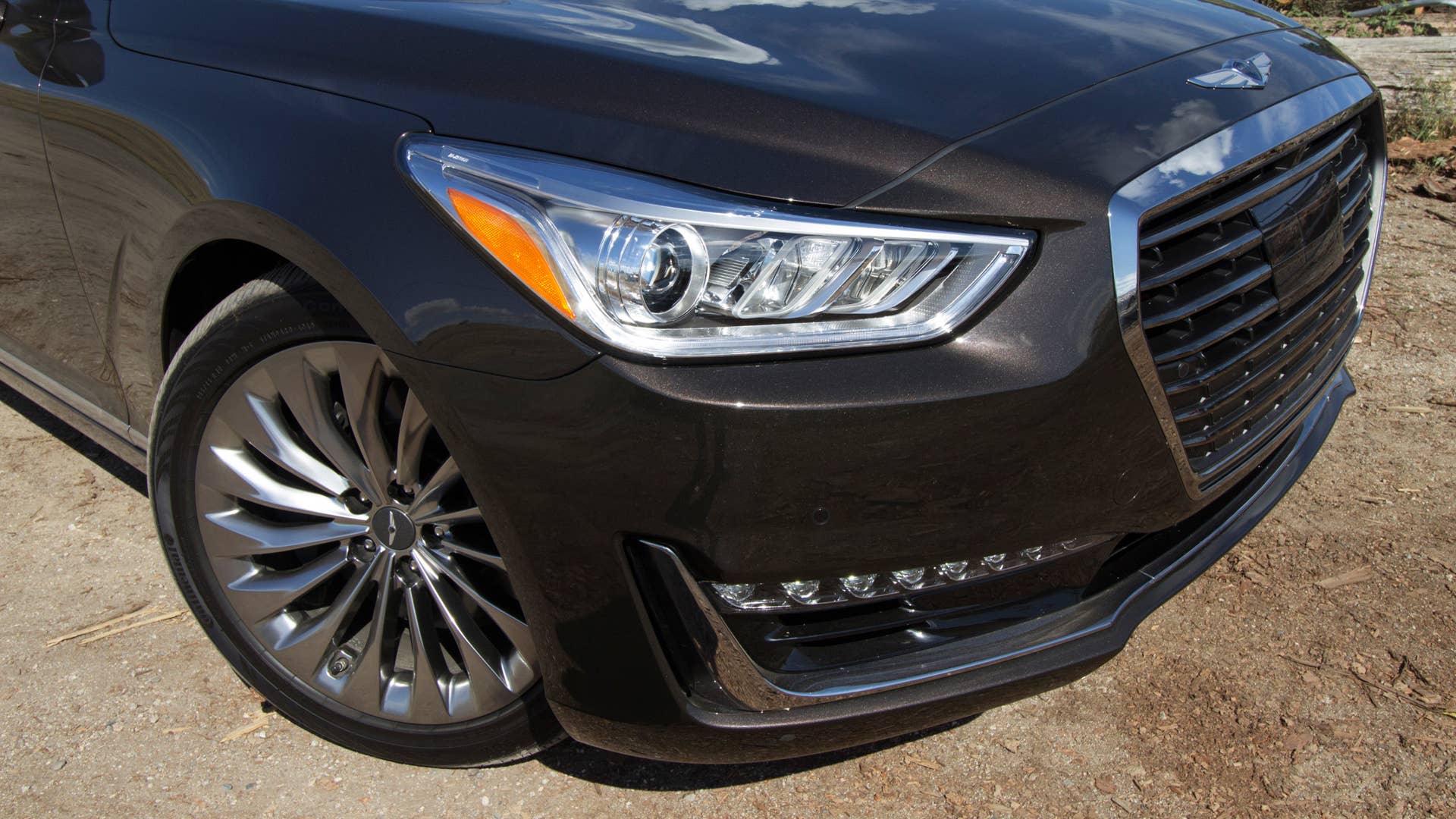 2017 Genesis G90