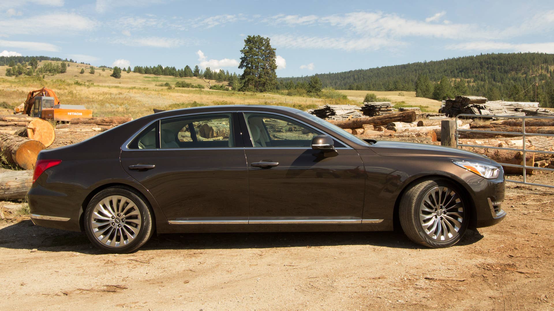 2017 Genesis G90