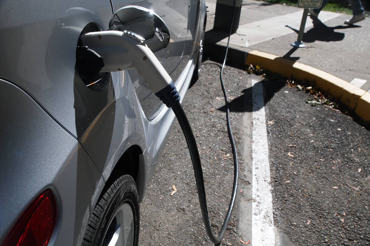 2012 Mitsubishi i charging