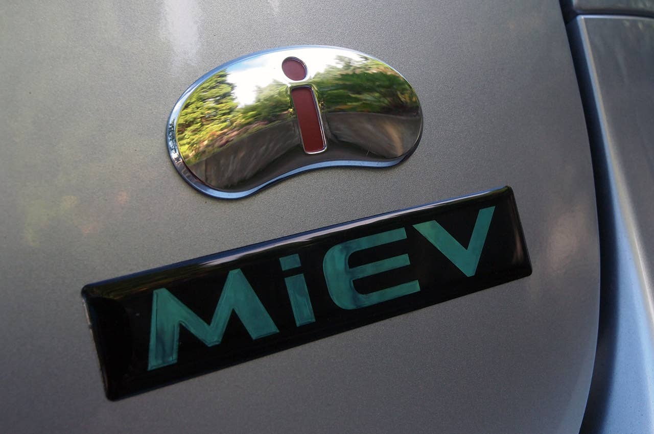 2012 Mitsubishi i badge