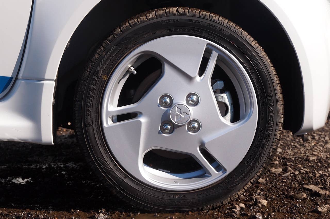 2012 Mitsubishi i wheel