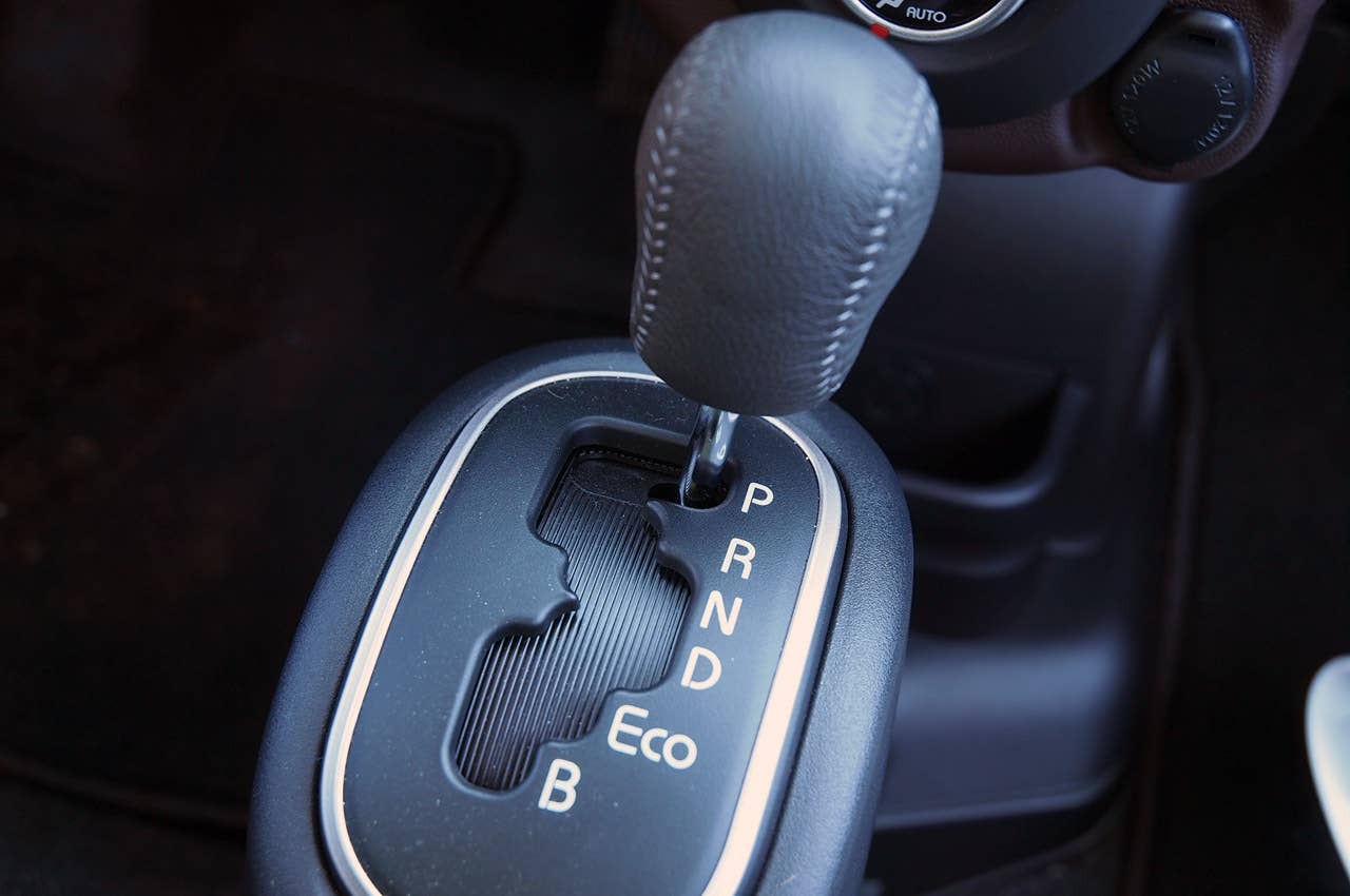 2012 Mitsubishi i shifter