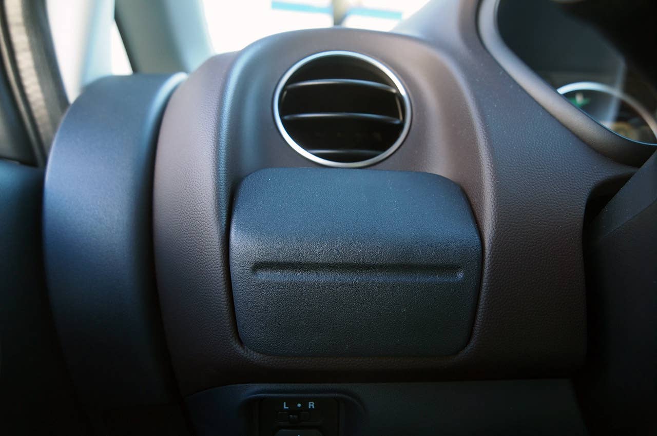 2012 Mitsubishi i dash