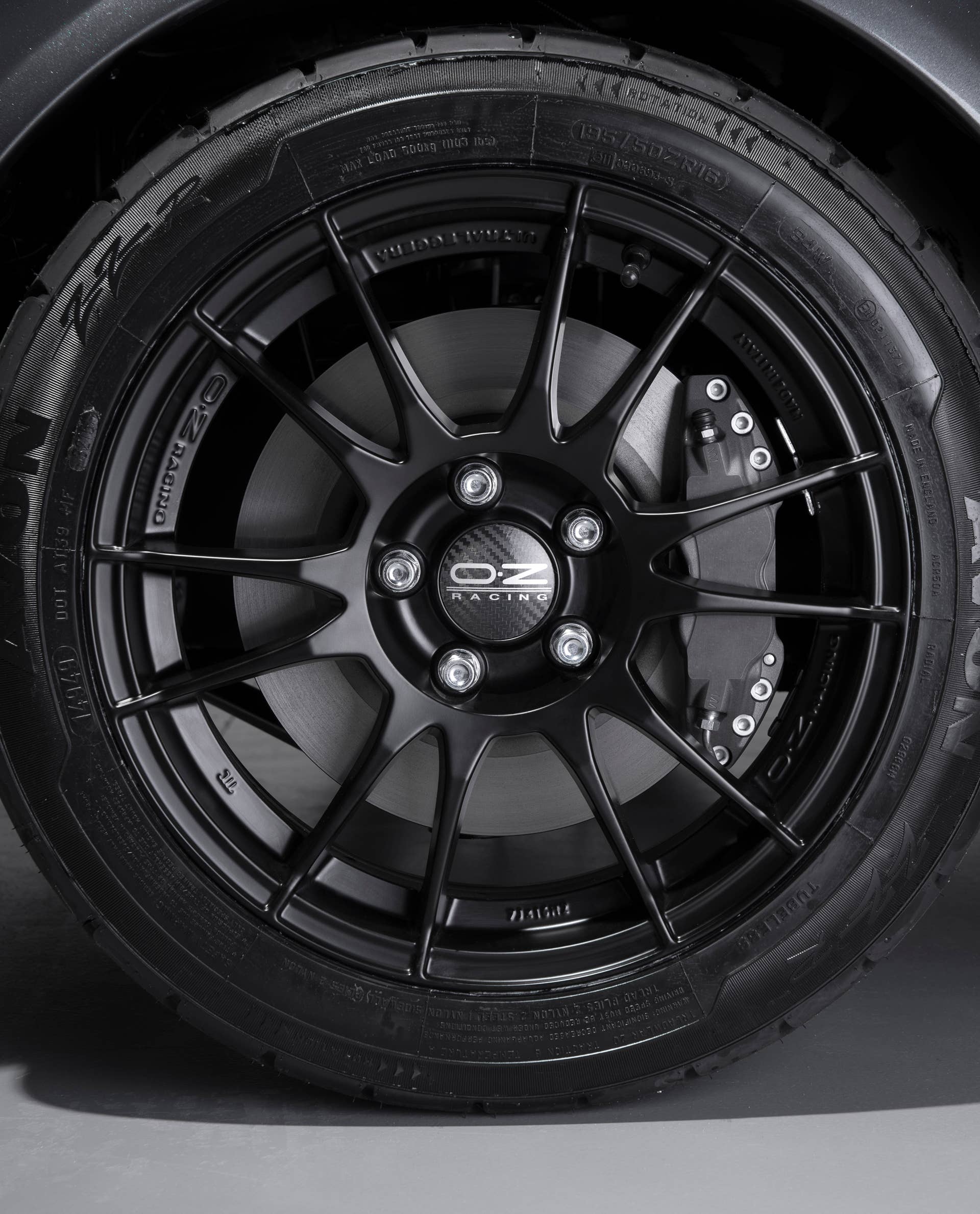 Zenos E10 R wheel