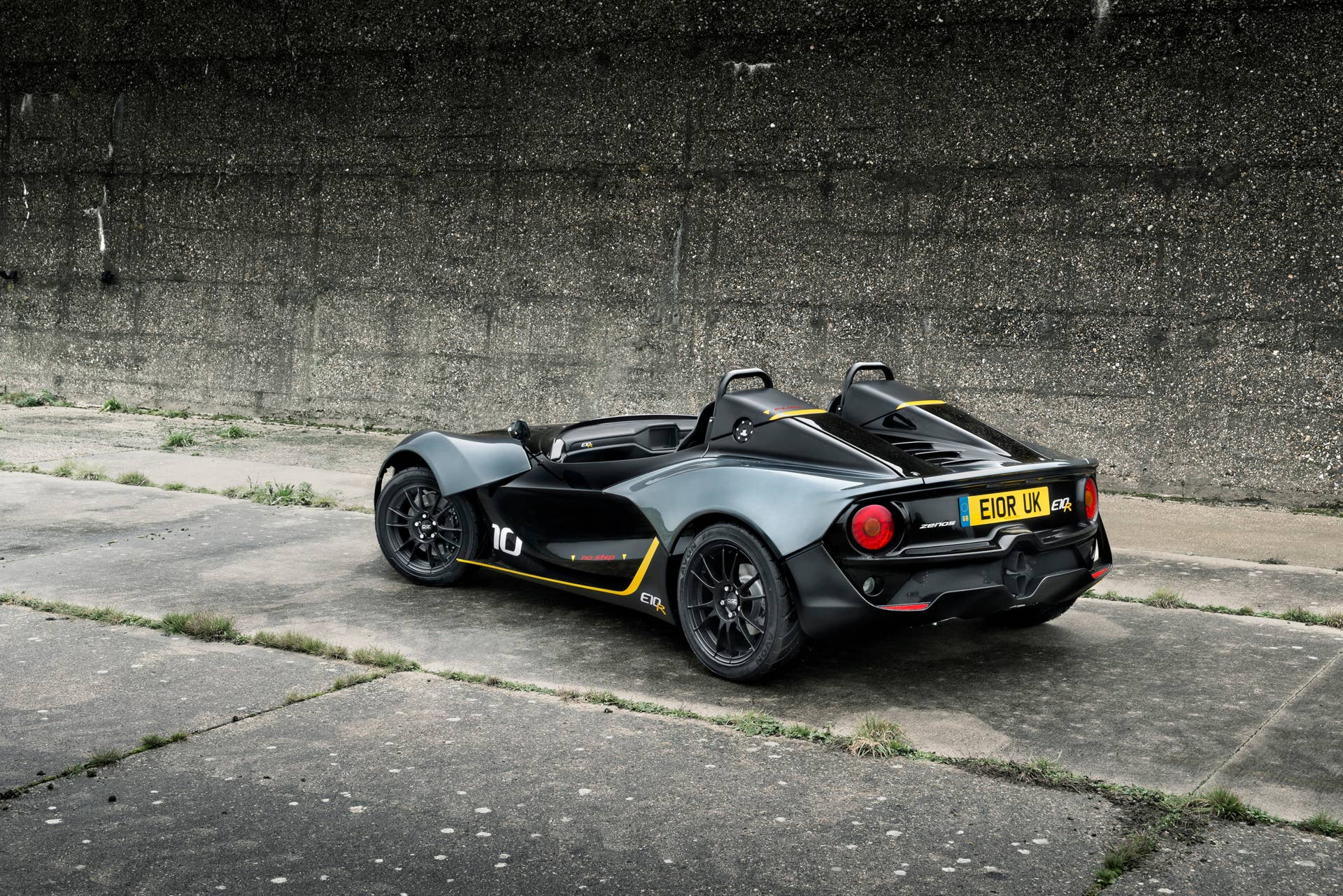 Zenos E10 R rear 3/4