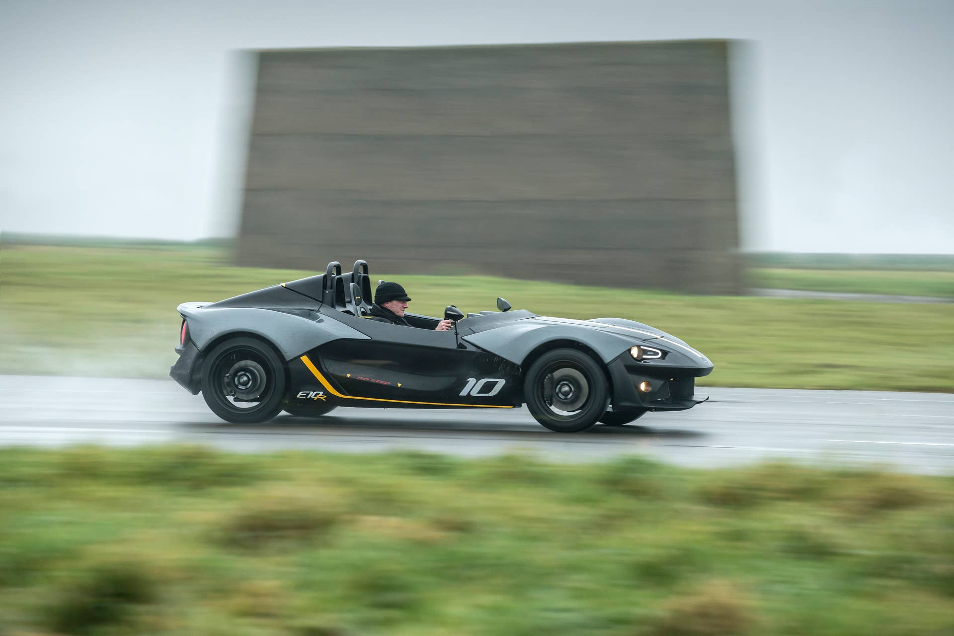 Zenos E10 R track profile