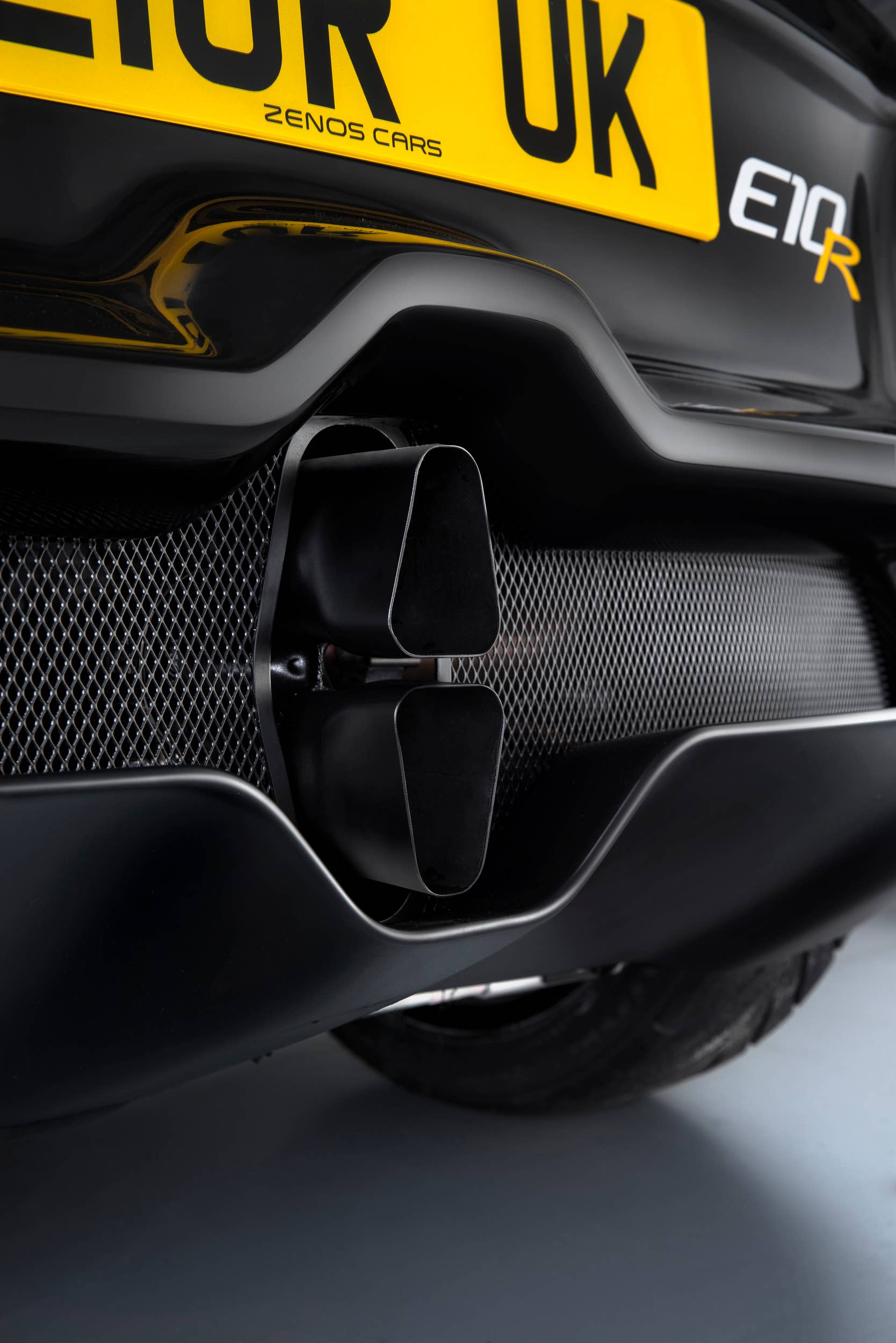 Zenos E10 R exhaust