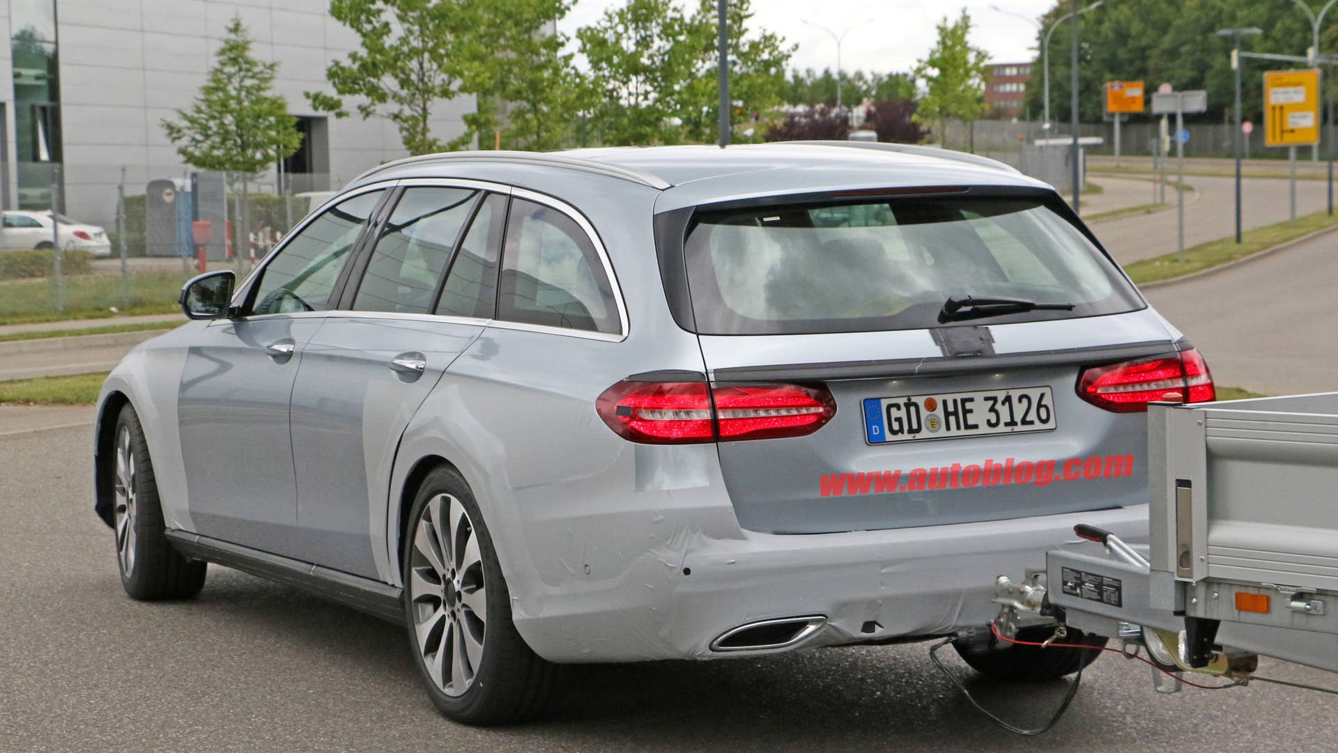 mercedes-benz e class all terrain trailer hitch