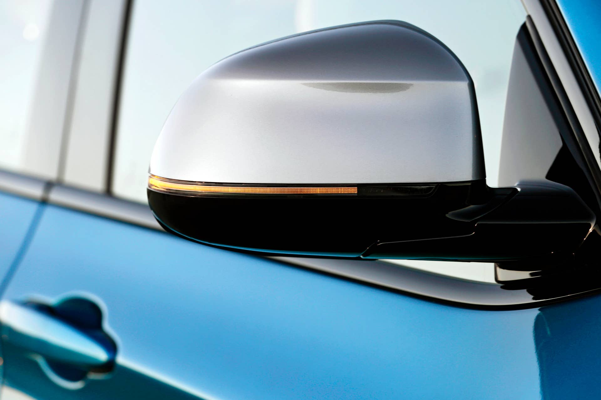 BMW X4 M40i side mirror