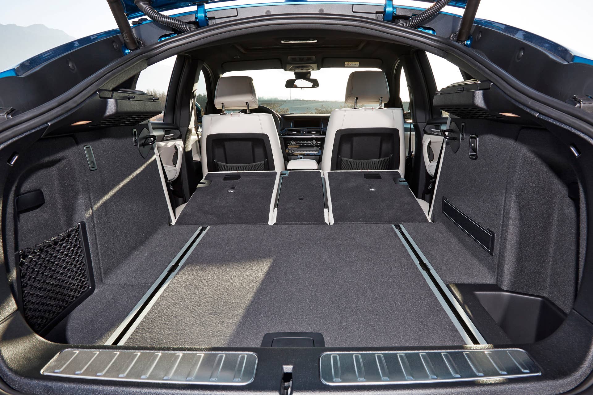 BMW X4 M40i interior cargo