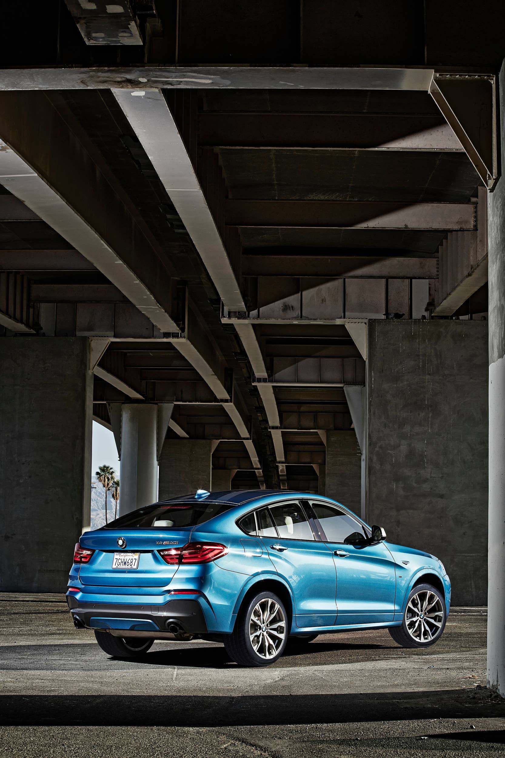 BMW X4 M40i rear 3/4 static