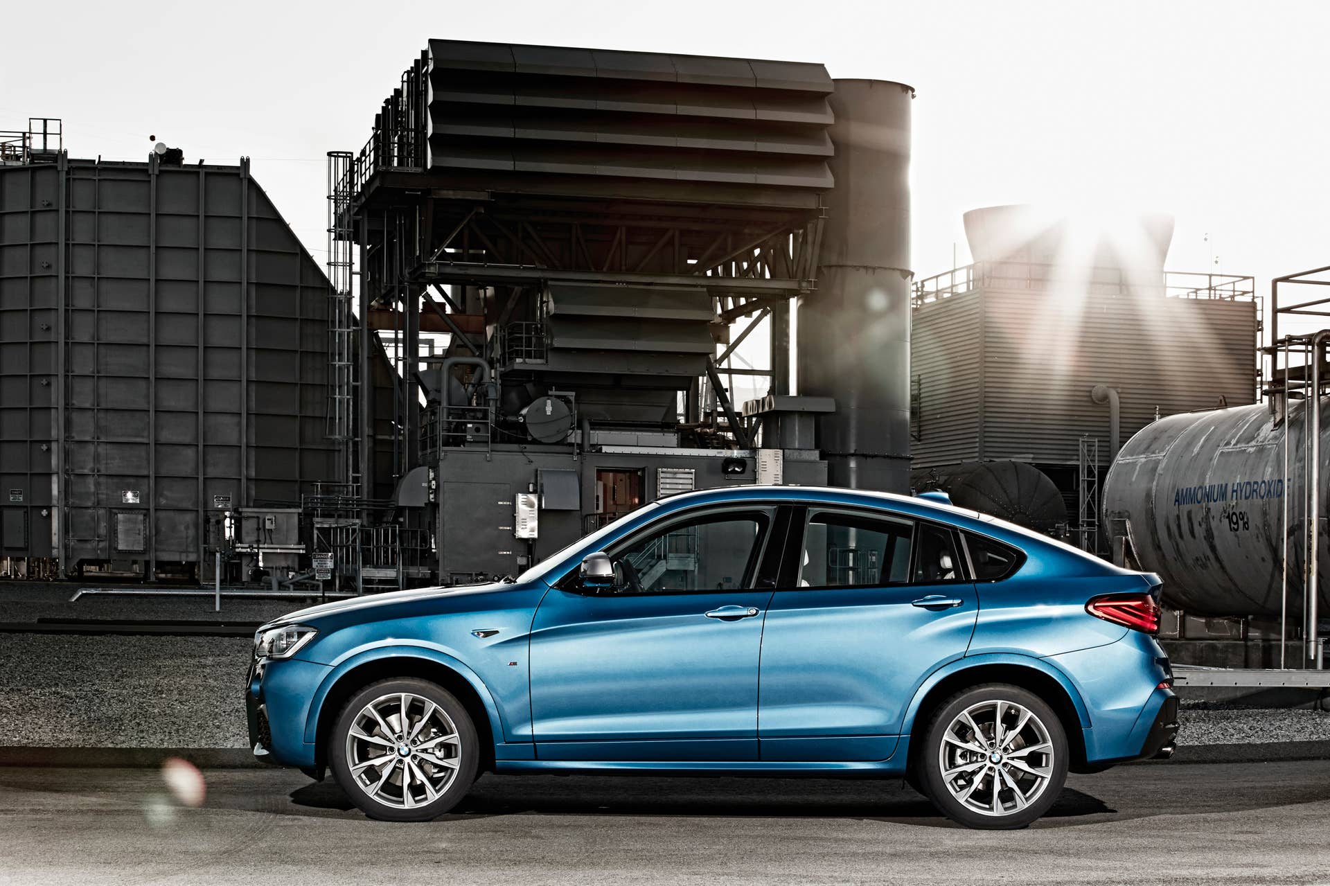 BMW X4 M40i side plant