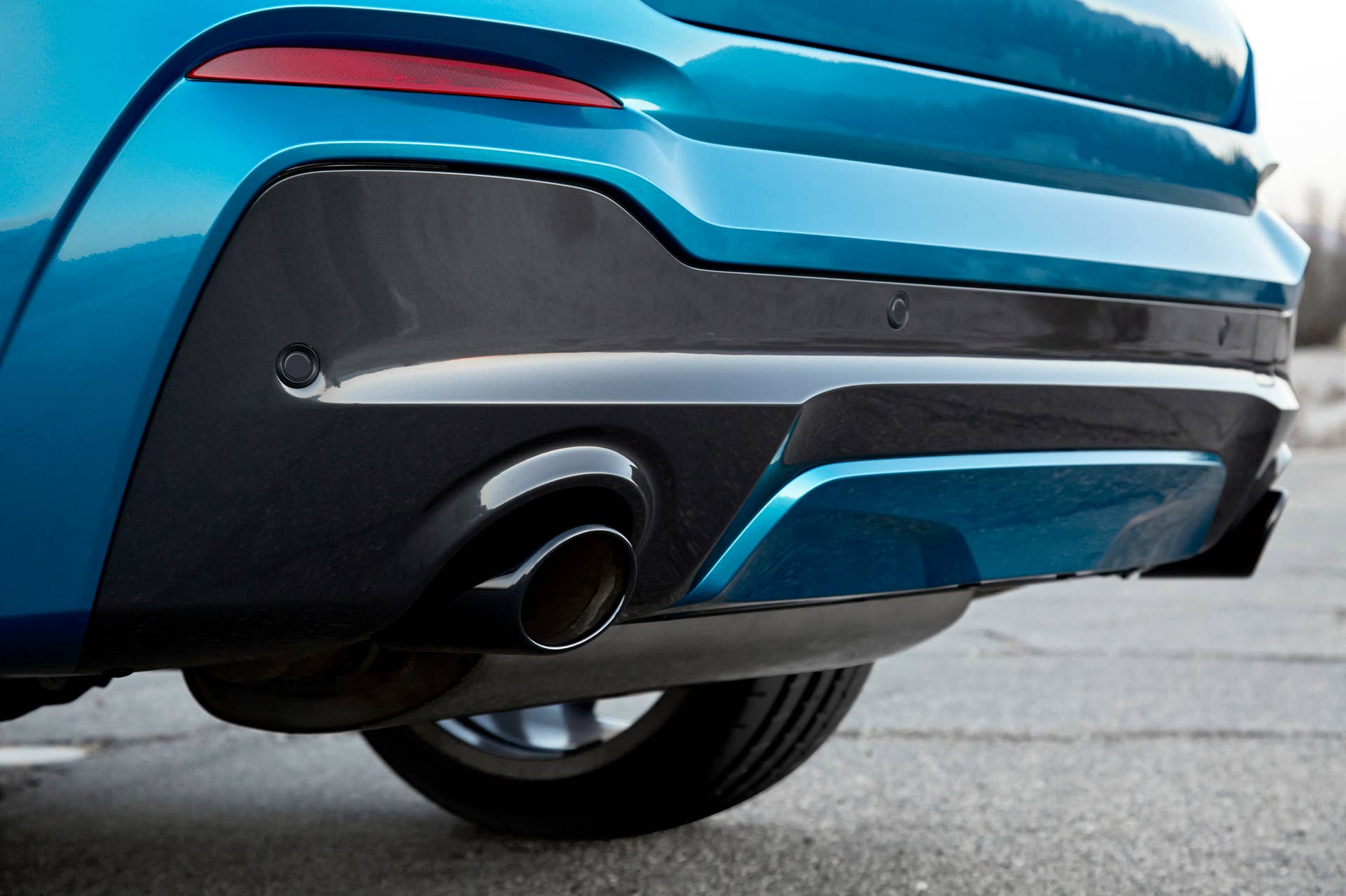 BMW X4 M40i tailpipes