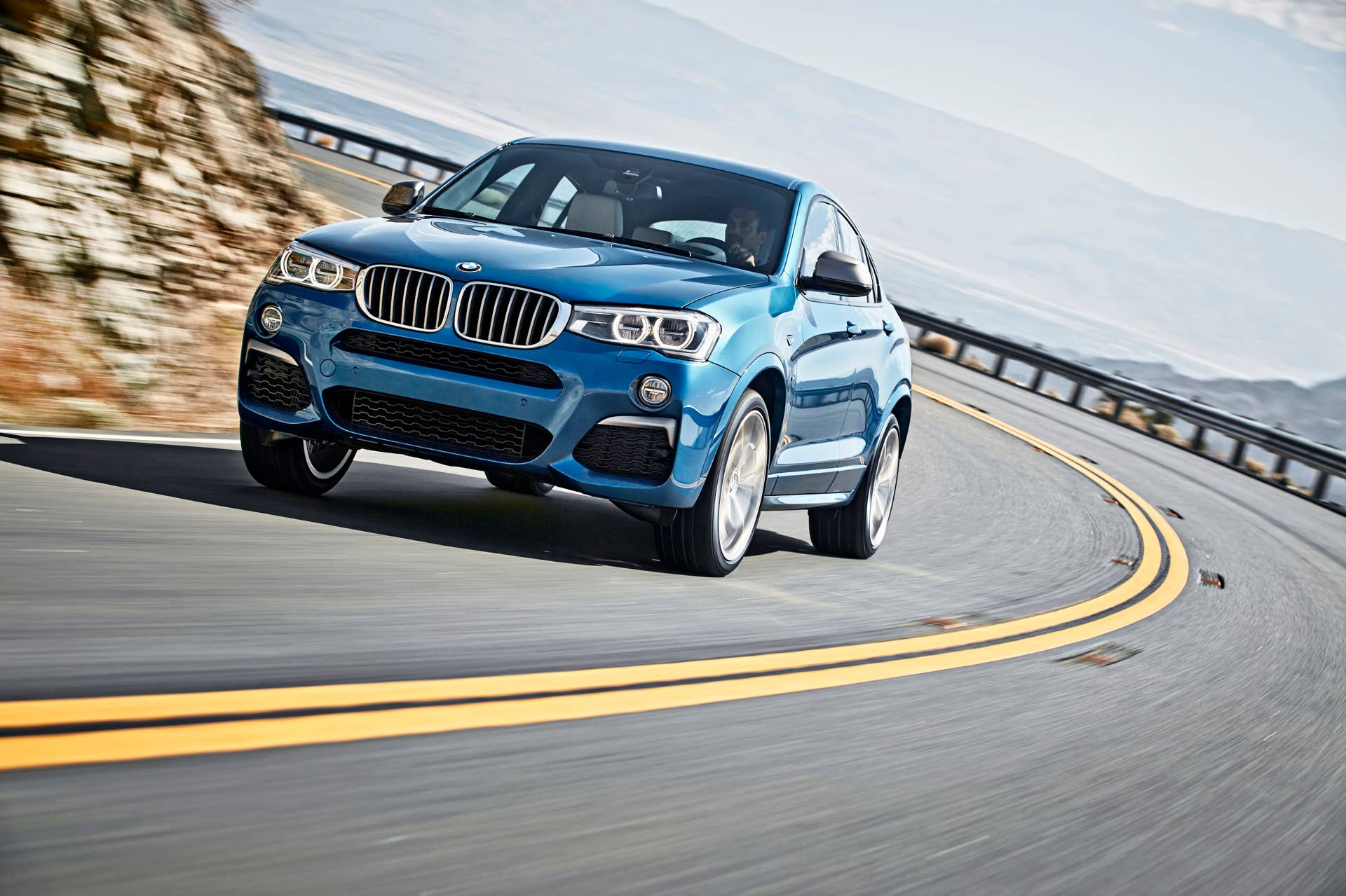 BMW X4 M40i front 3/4 corner