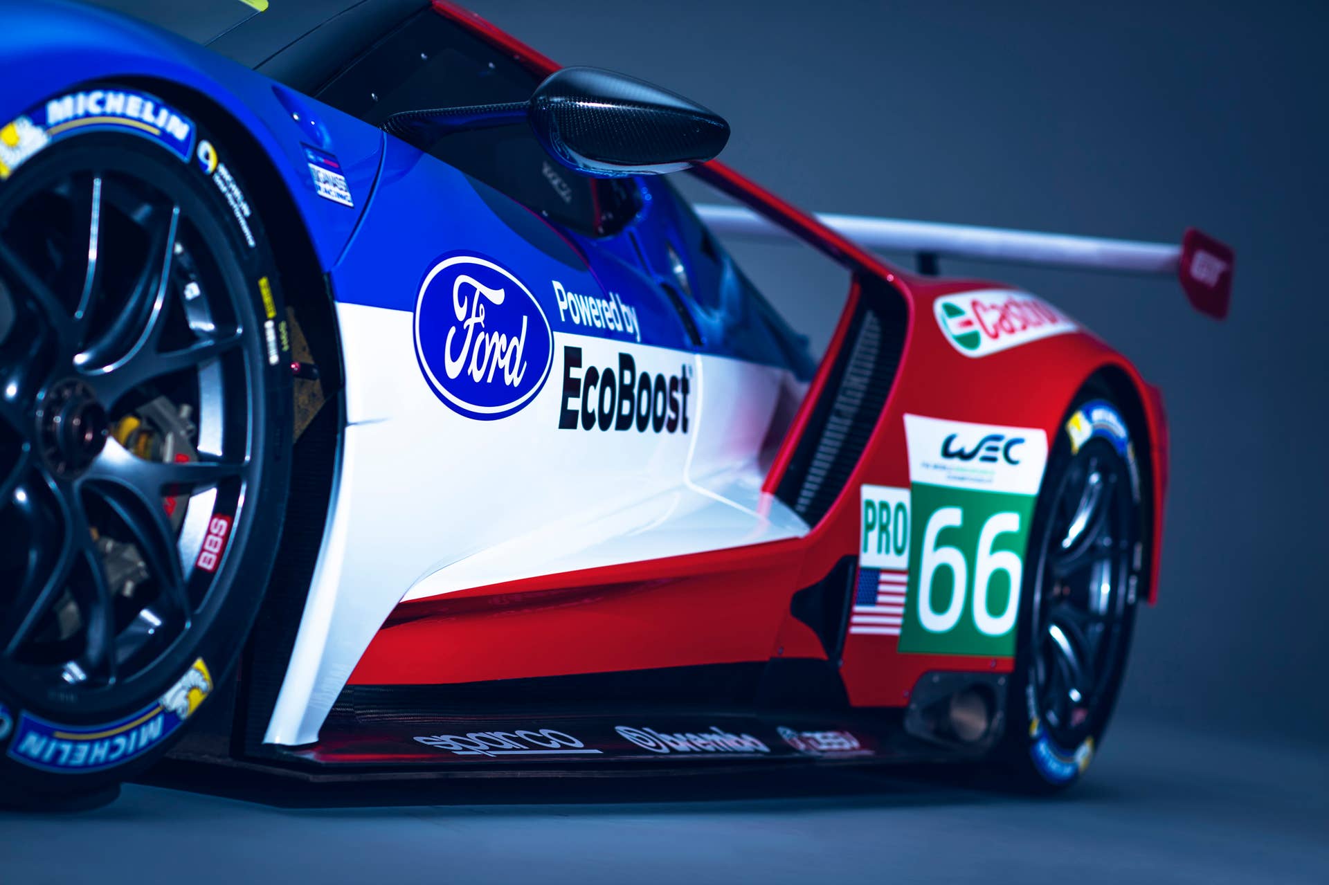 Ford GT flank