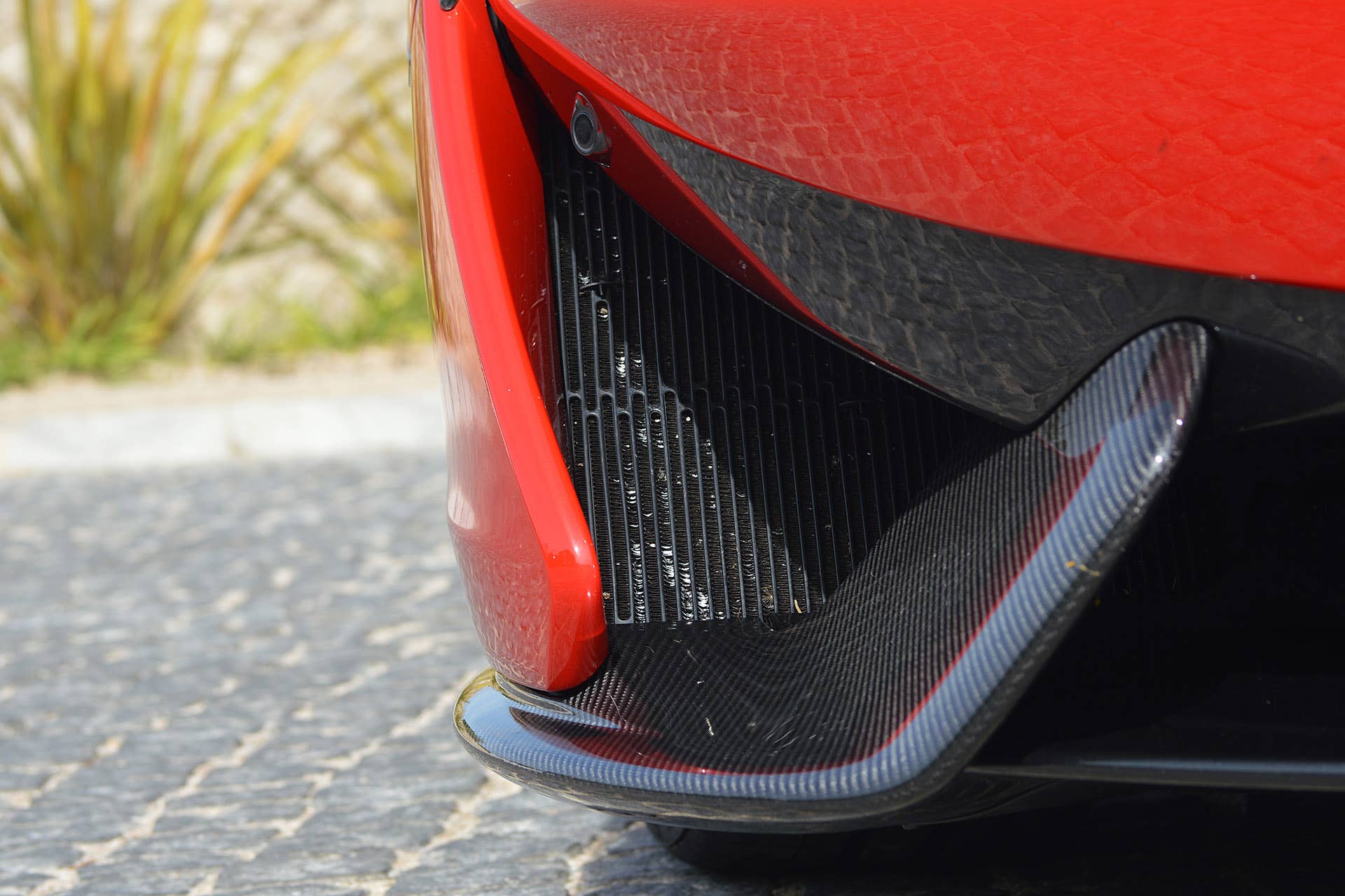 2016 McLaren 570S front fascia