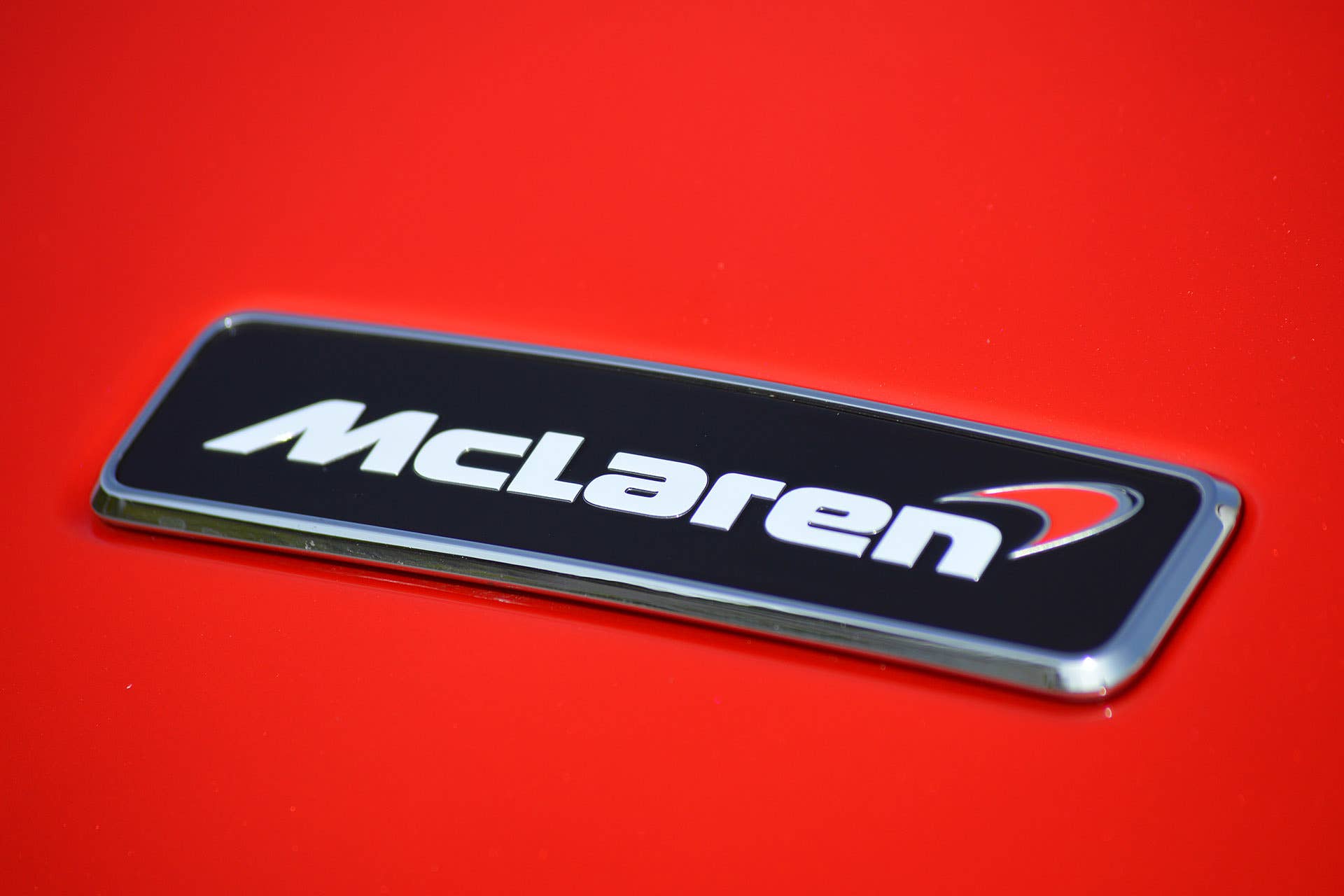2016 McLaren 570S badge
