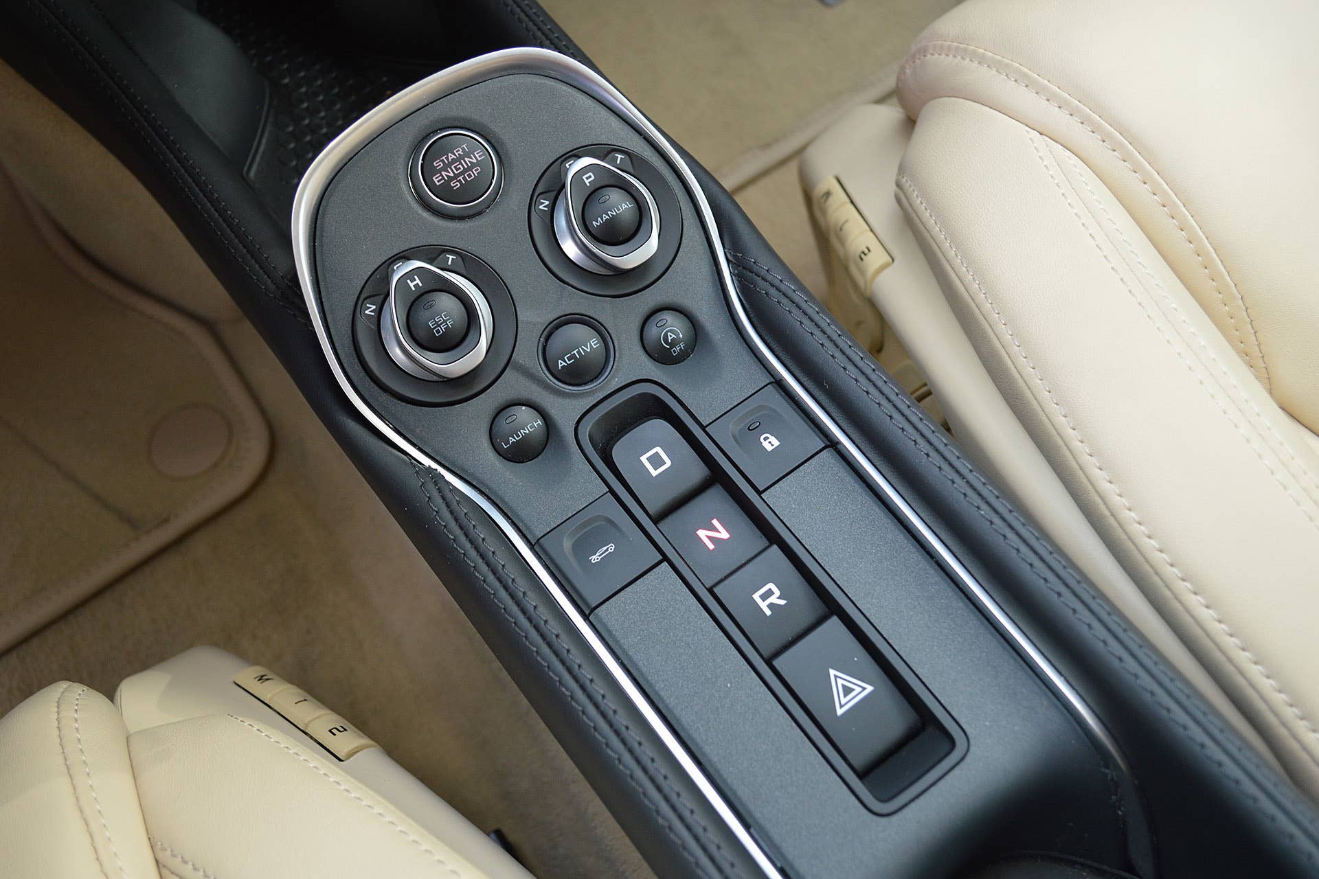 2016 McLaren 570S center console