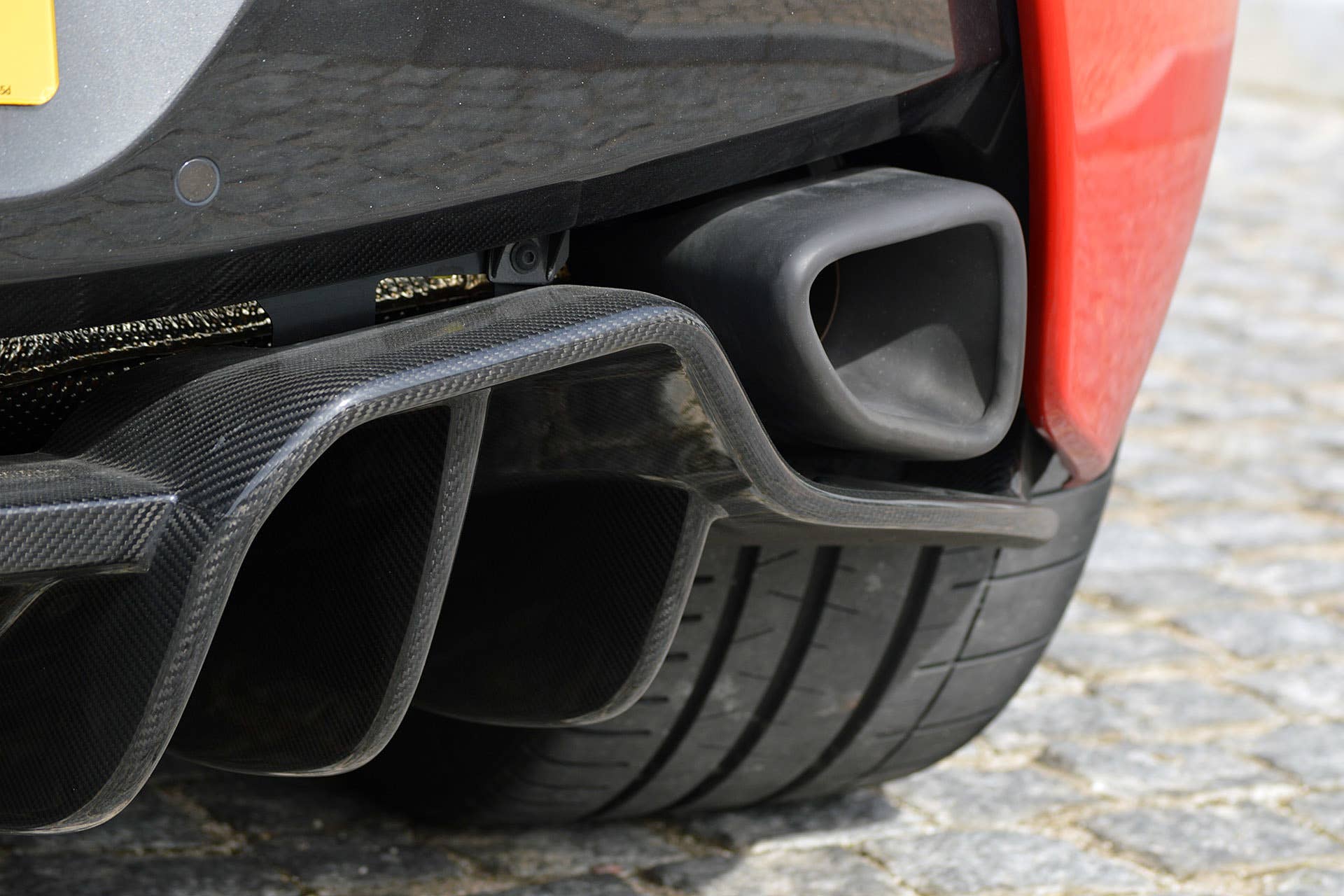 2016 McLaren 570S rear diffuser