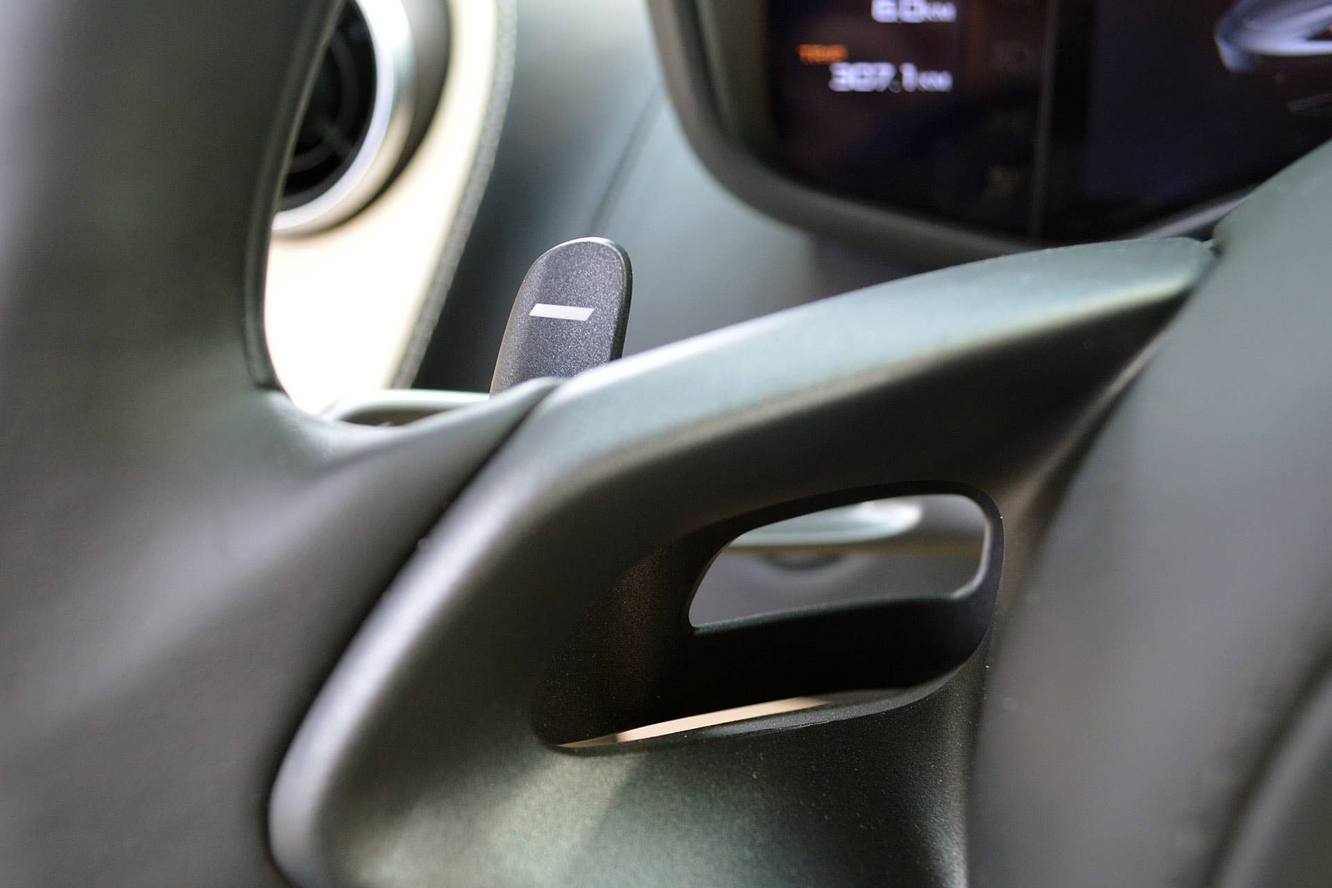2016 McLaren 570S paddle shifter