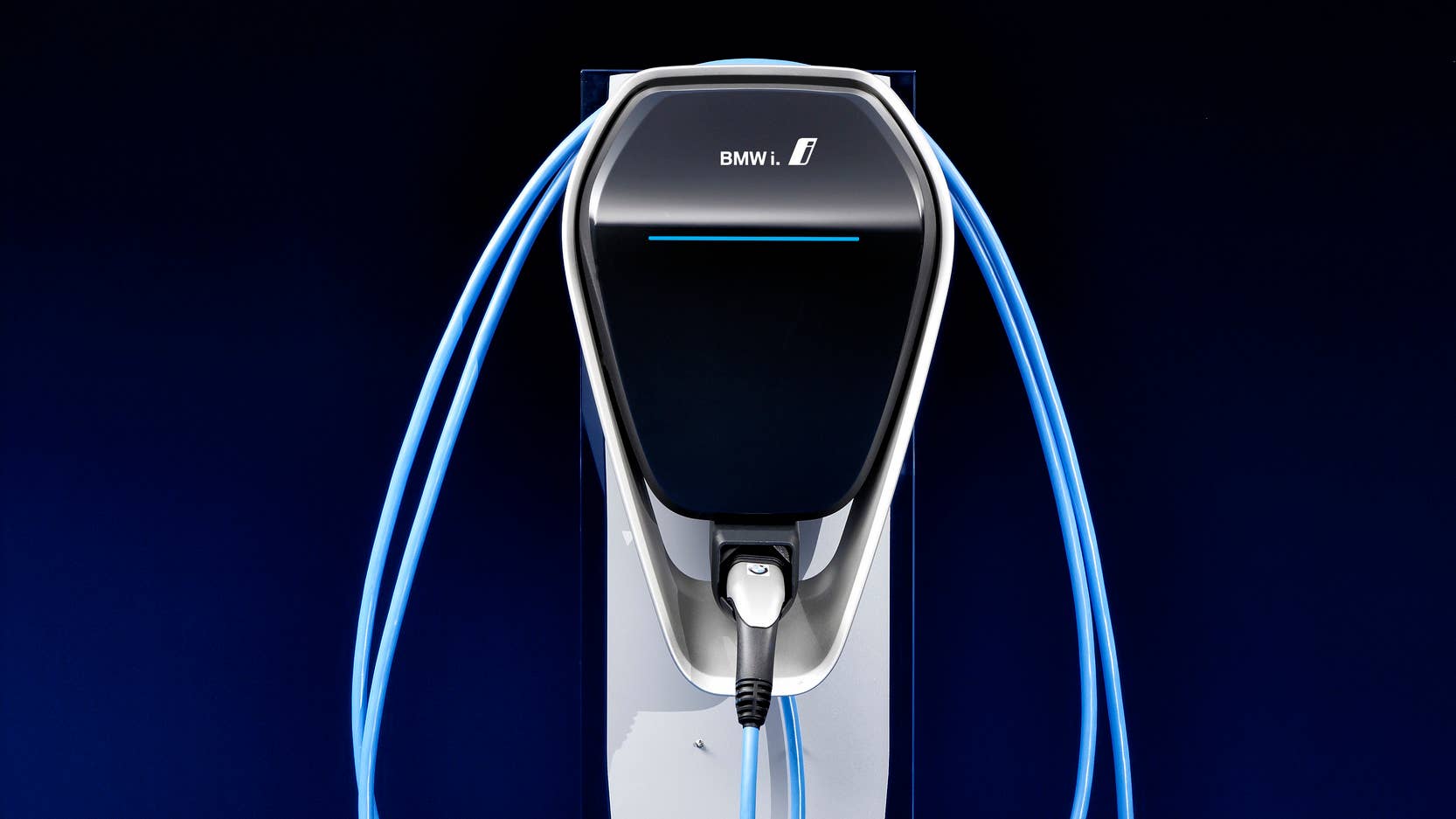 2017 BMWi charging station