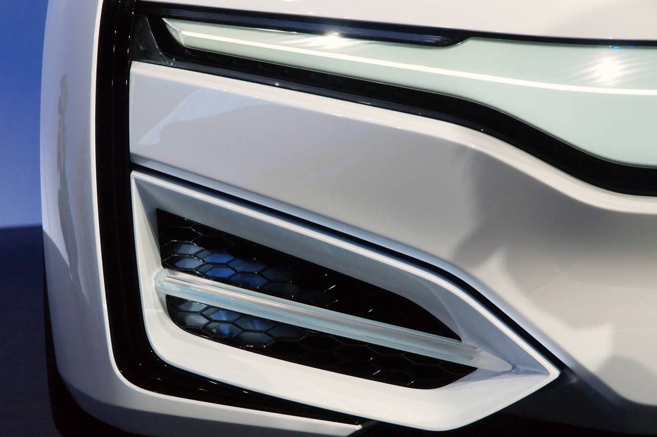 Honda FCEV is the hydrogen-powered spaceship we'll be piloting in 2015 ...