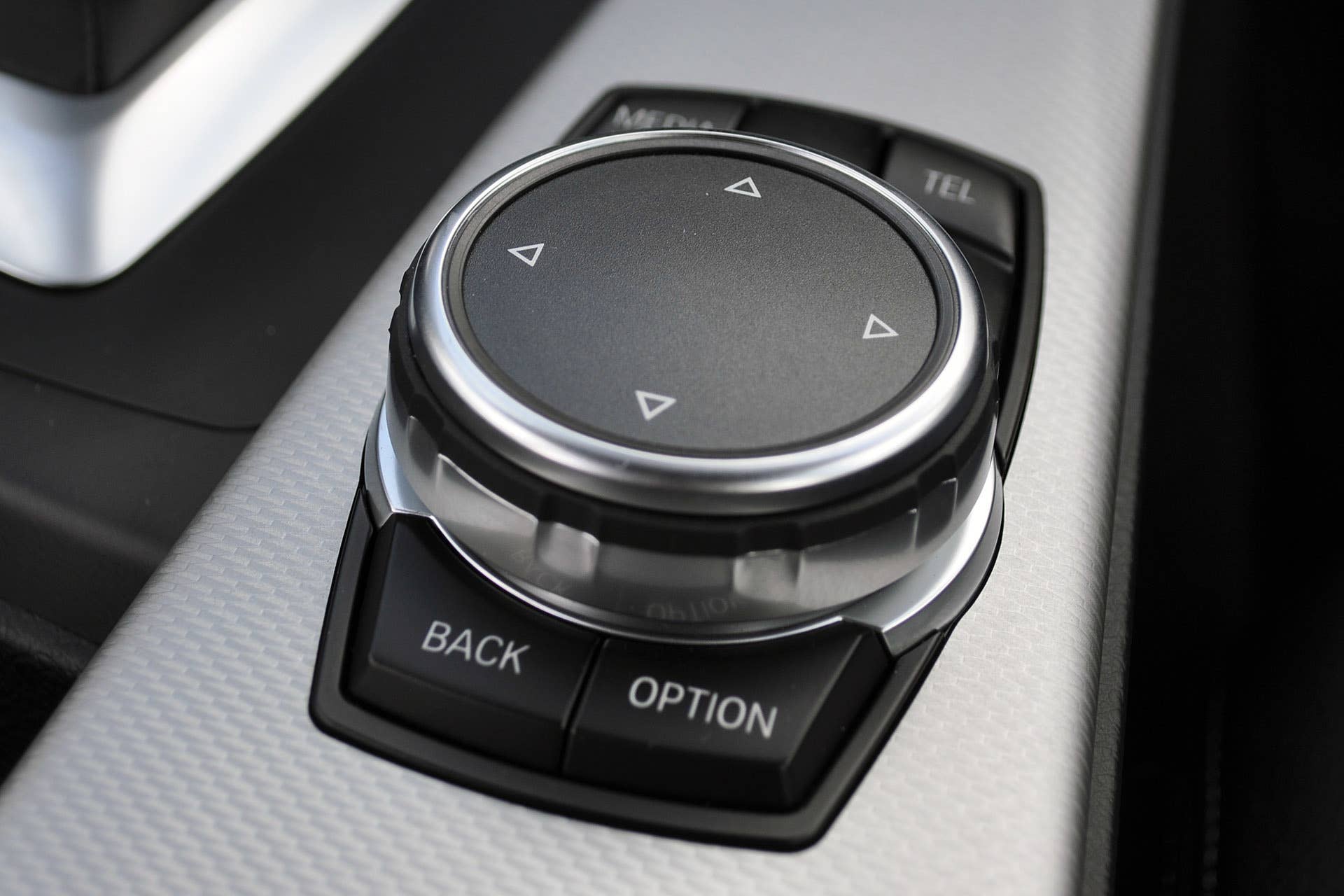 2016 BMW 3 Series infotainment system controller